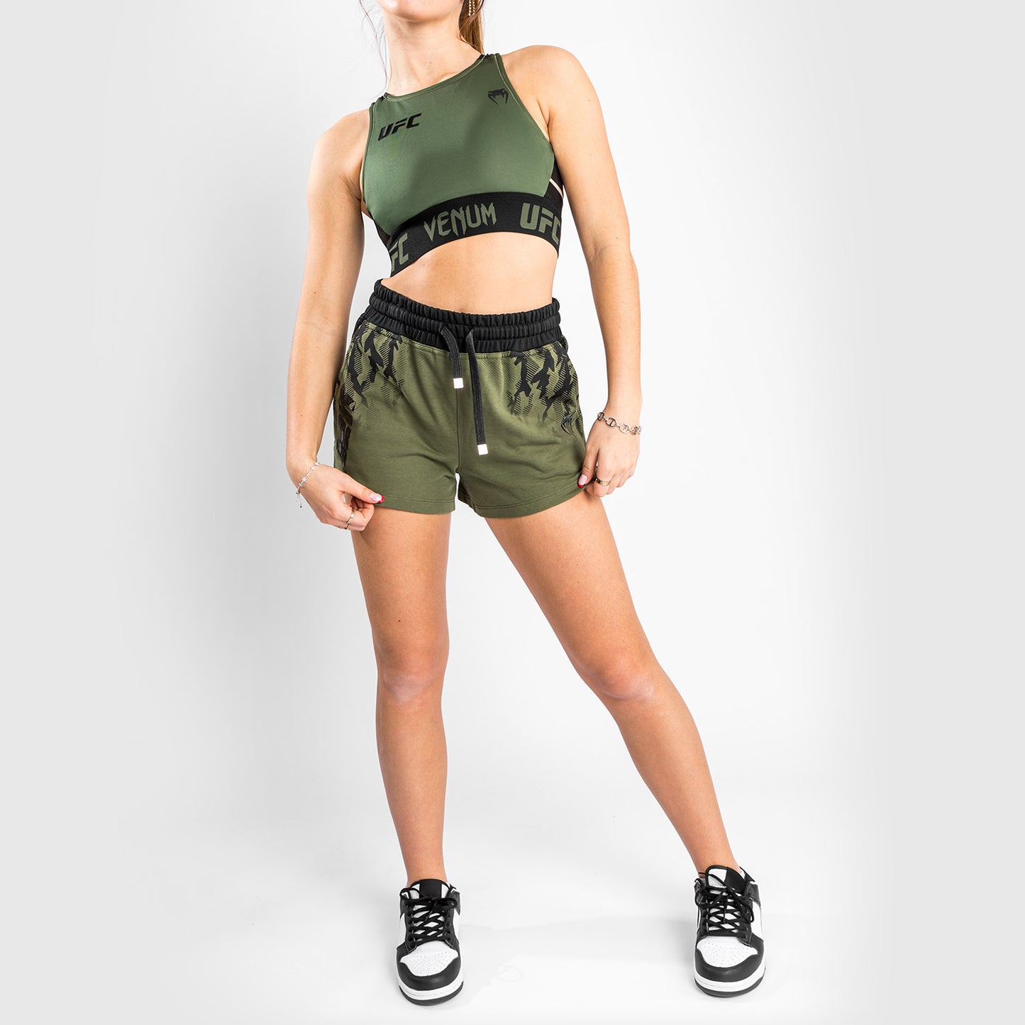Venum UFC Authentic Fight Week 女士称重运动内衣 – 卡其色