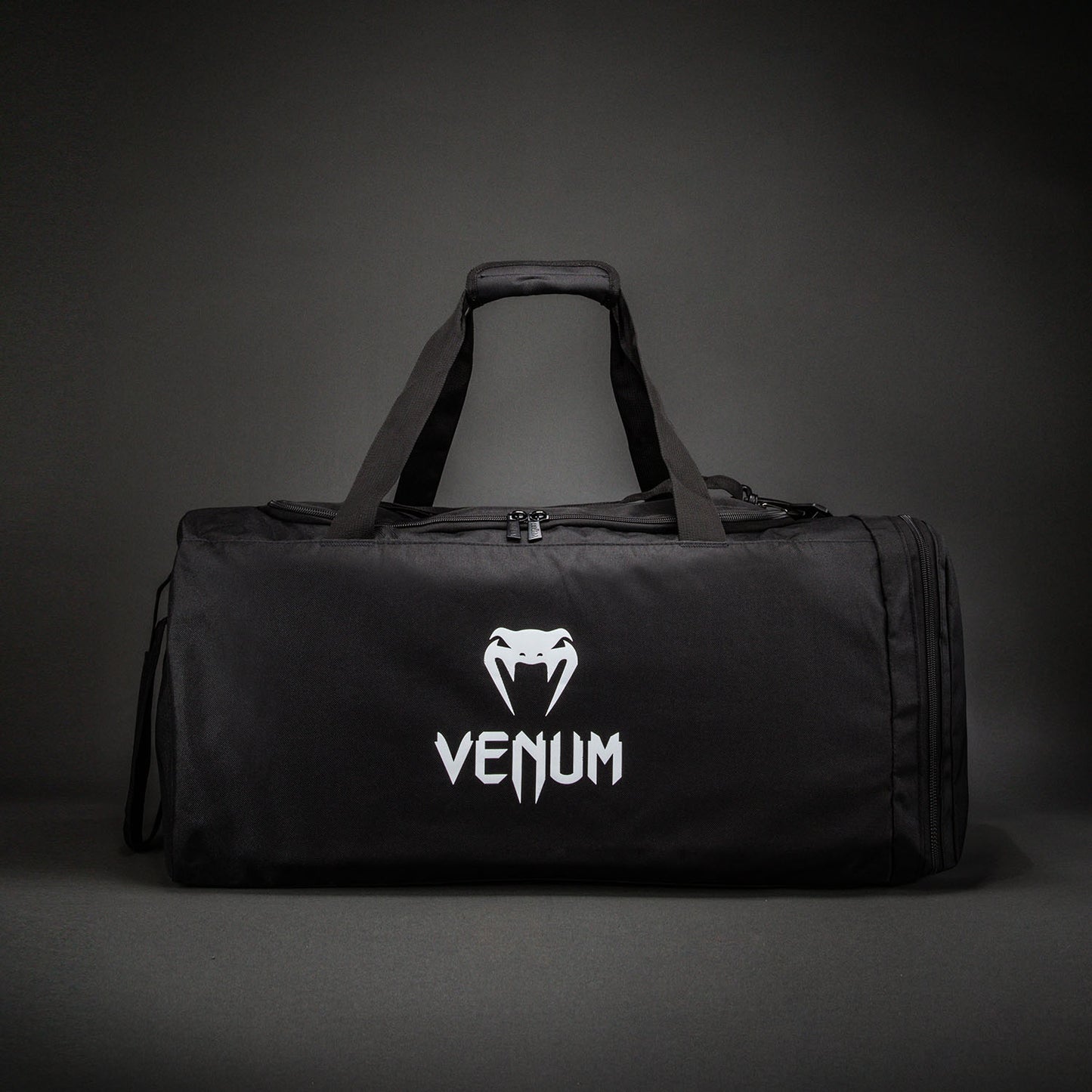 Venum Essential 运动包（61升）– 黑色