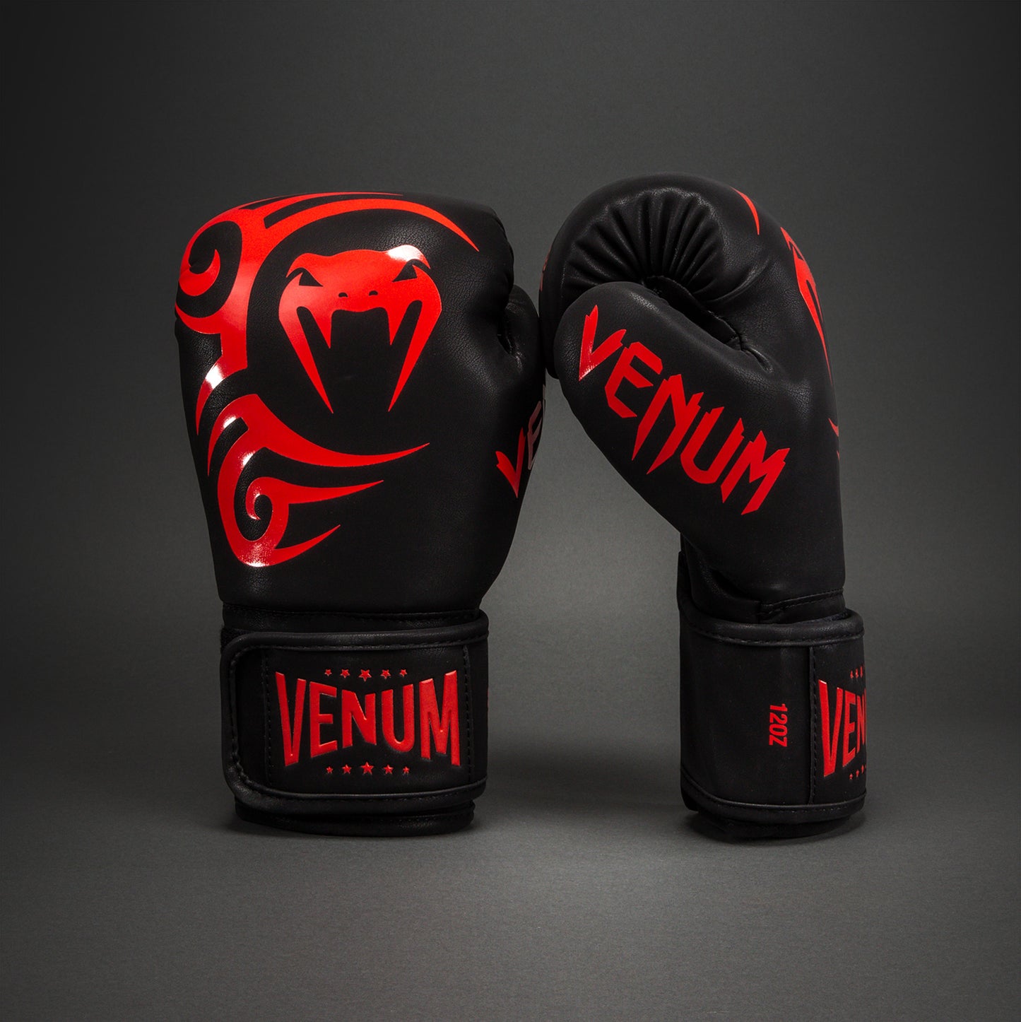 Venum Mike Tyson Replica 拳击手套 – 黑色/红色