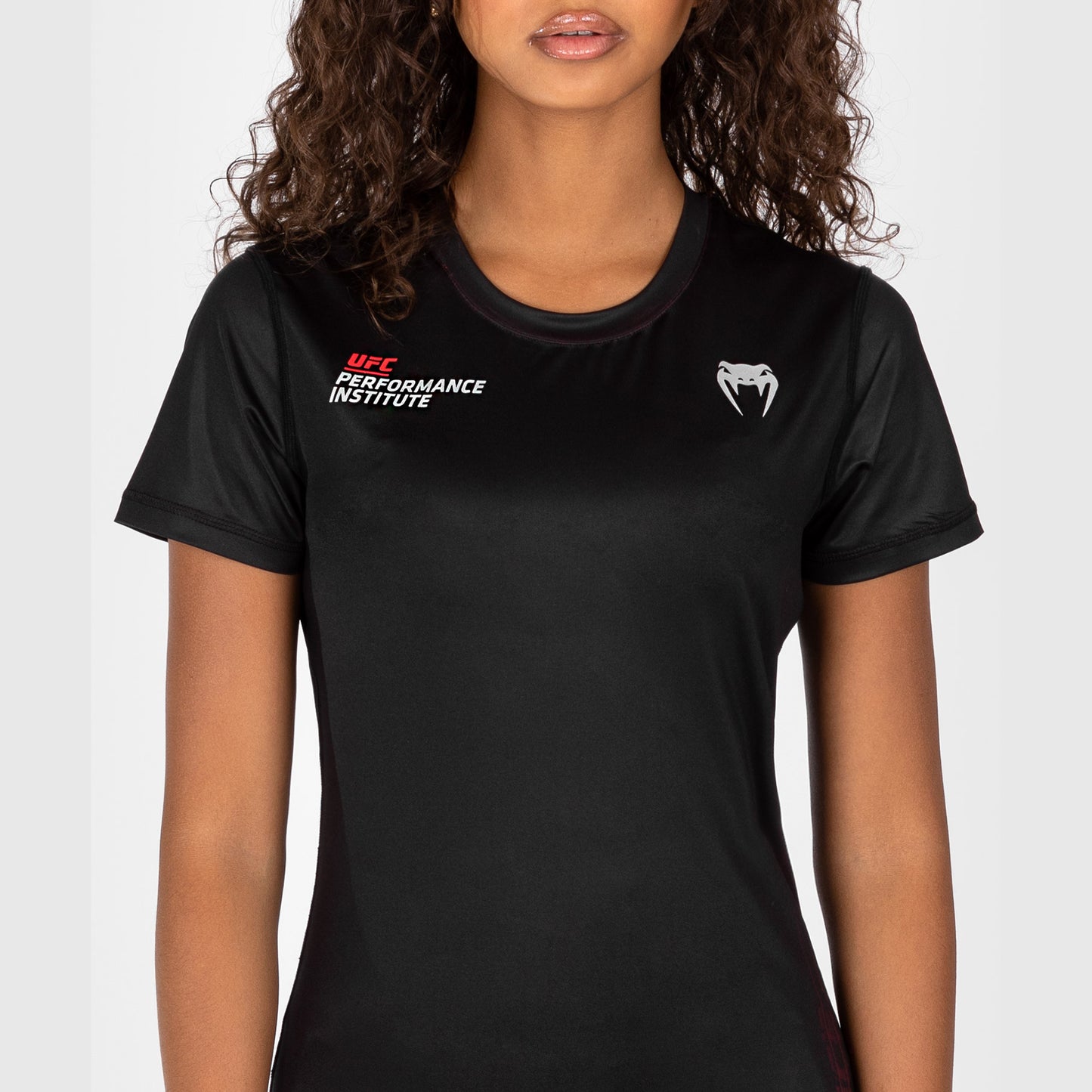 UFC Venum Performance Institute 2.0 女士 Dry Tech T恤 – 黑色/红色