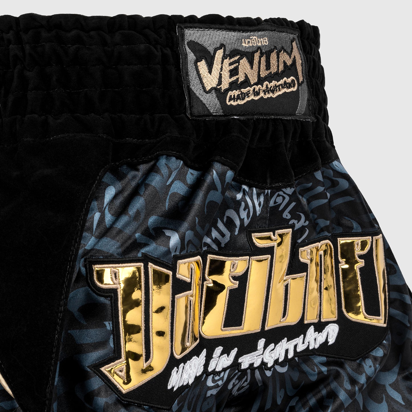Venum Attack 泰拳短裤 – 黑色/灰色
