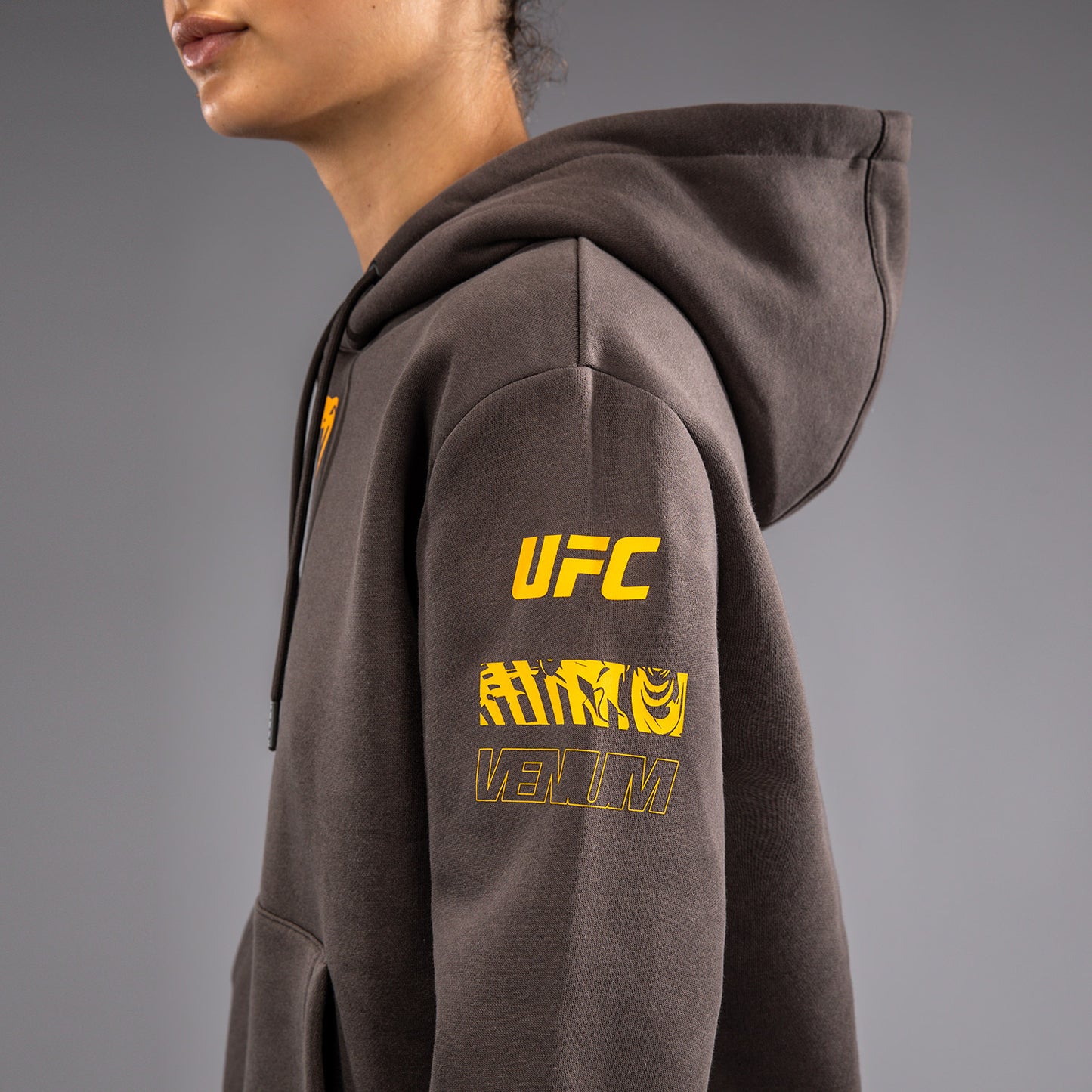 UFC Fusion by Venum Fight Week 女士连帽衫 – 纯色土褐色