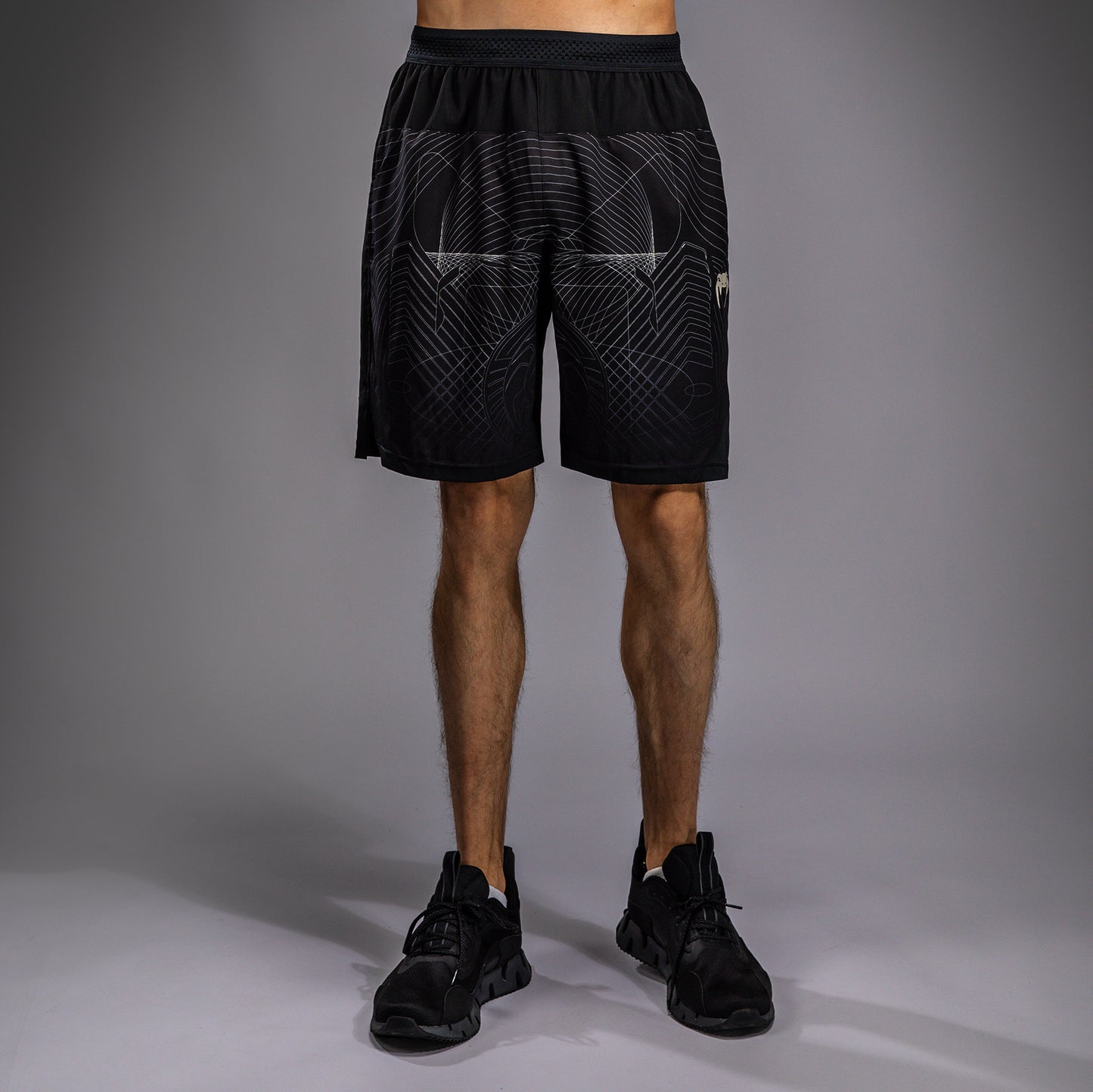 Venum G-Fit Air 男士训练短裤 – 深黑色/沙漠沙色