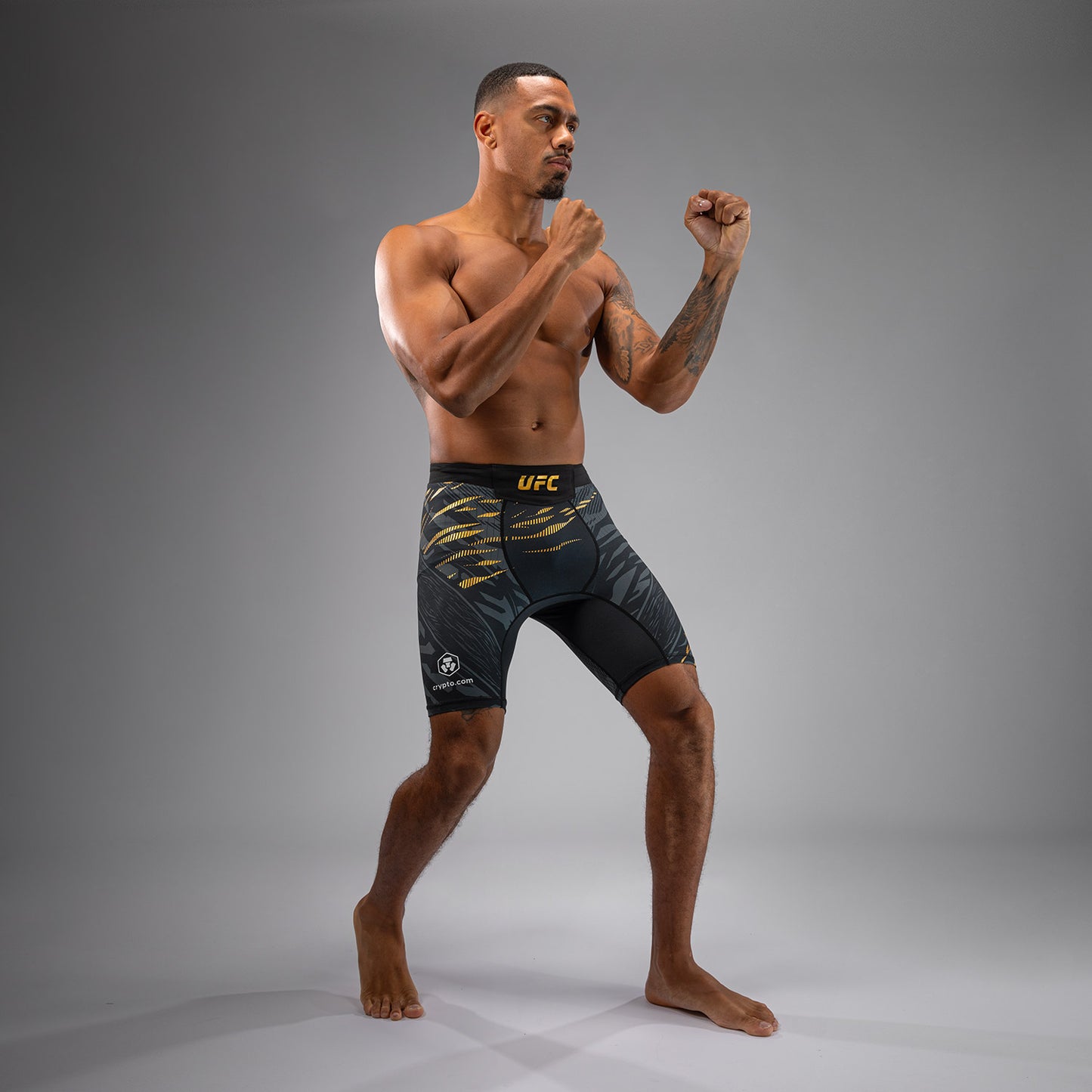 UFC Fusion by Venum Authentic Fight Night 男士综合格斗短裤 – Champion