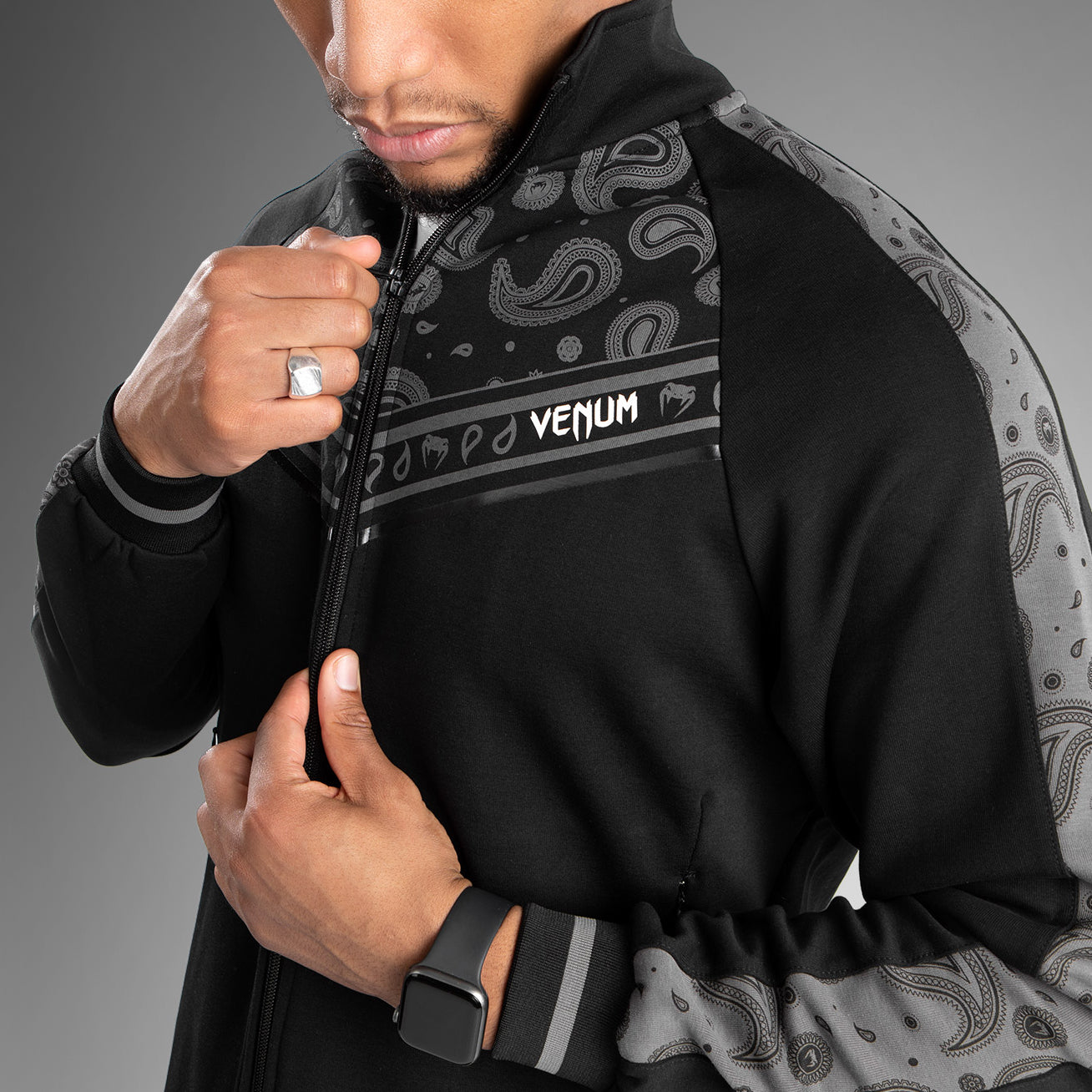 Venum Cali 34 运动夹克 – 黑色
