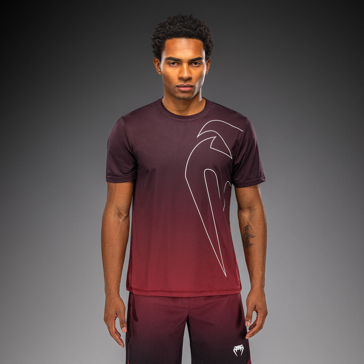 Venum Giant Shift 速干科技T恤 - 黑色/红色
