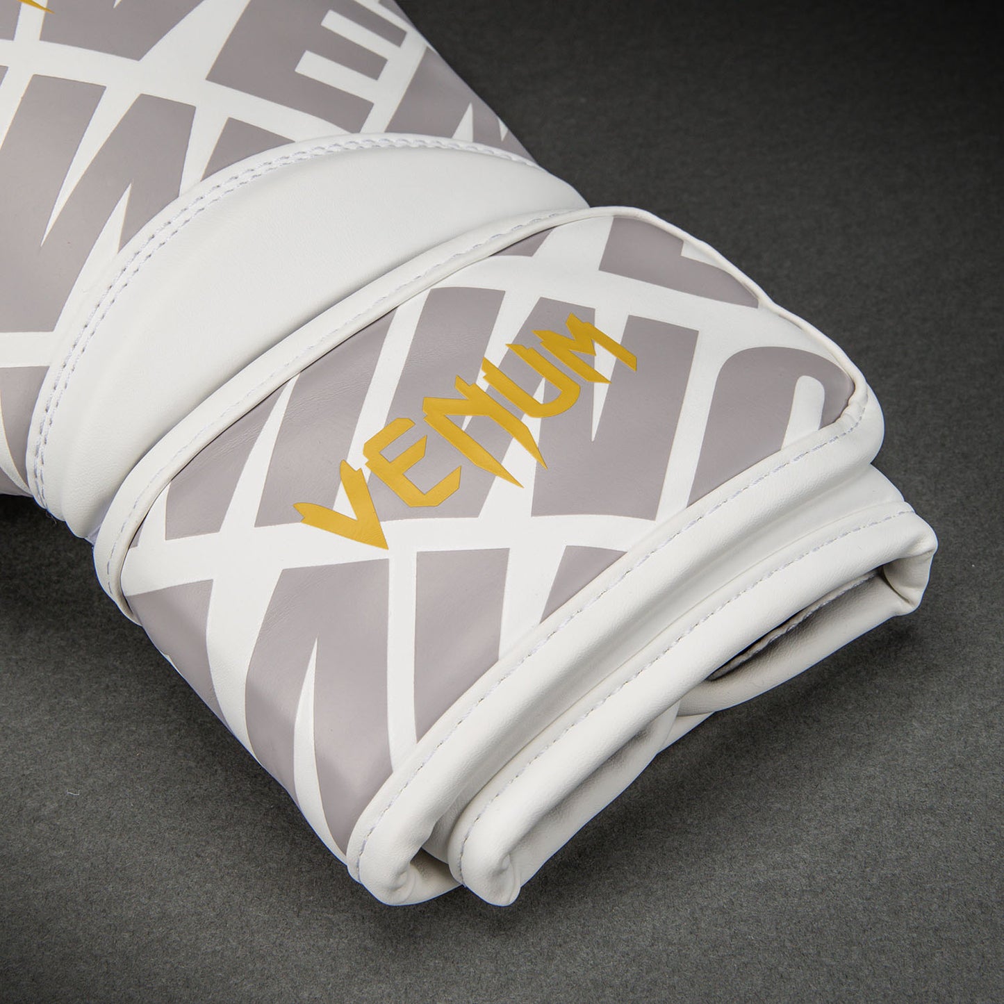 Venum Contender 1.5 XT 3D 拳击手套 – 白色/金色
