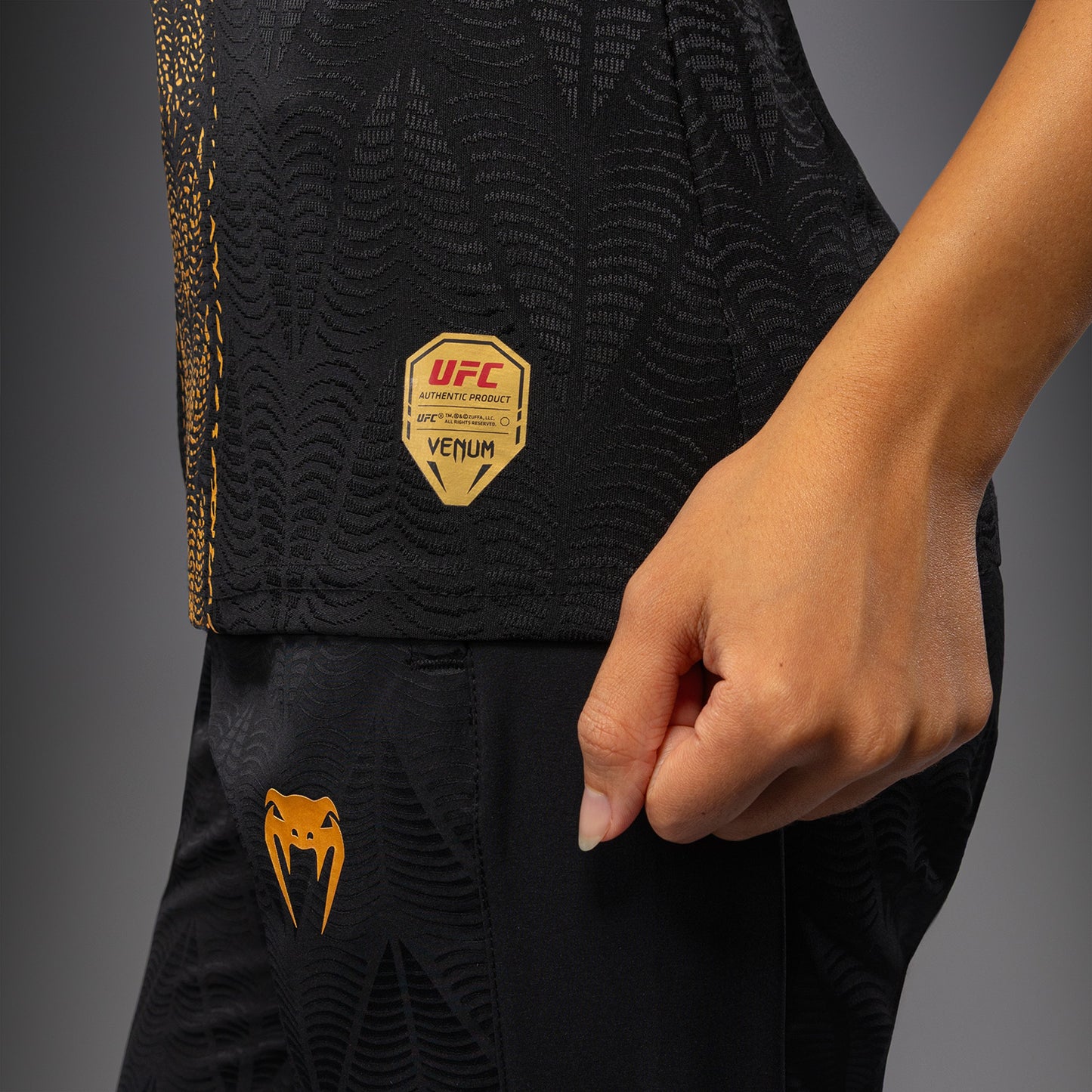 Women's UFC Zenith by Venum Champion Authentic Fight Night Walkout Jersey  女士UFC Zenith by Venum Champion 正品比赛入场球衣