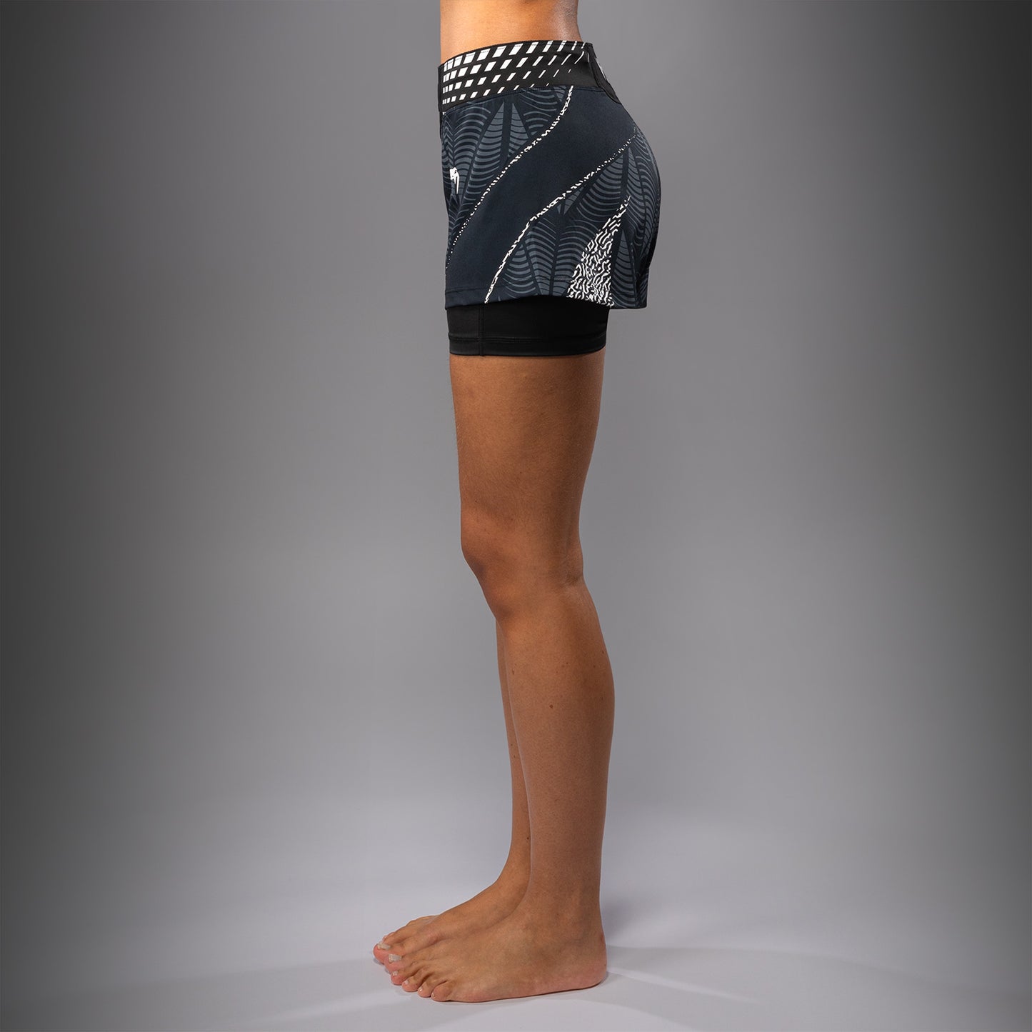 Women's UFC Zenith by Venum 黑色 Authentic 短款格斗短裤