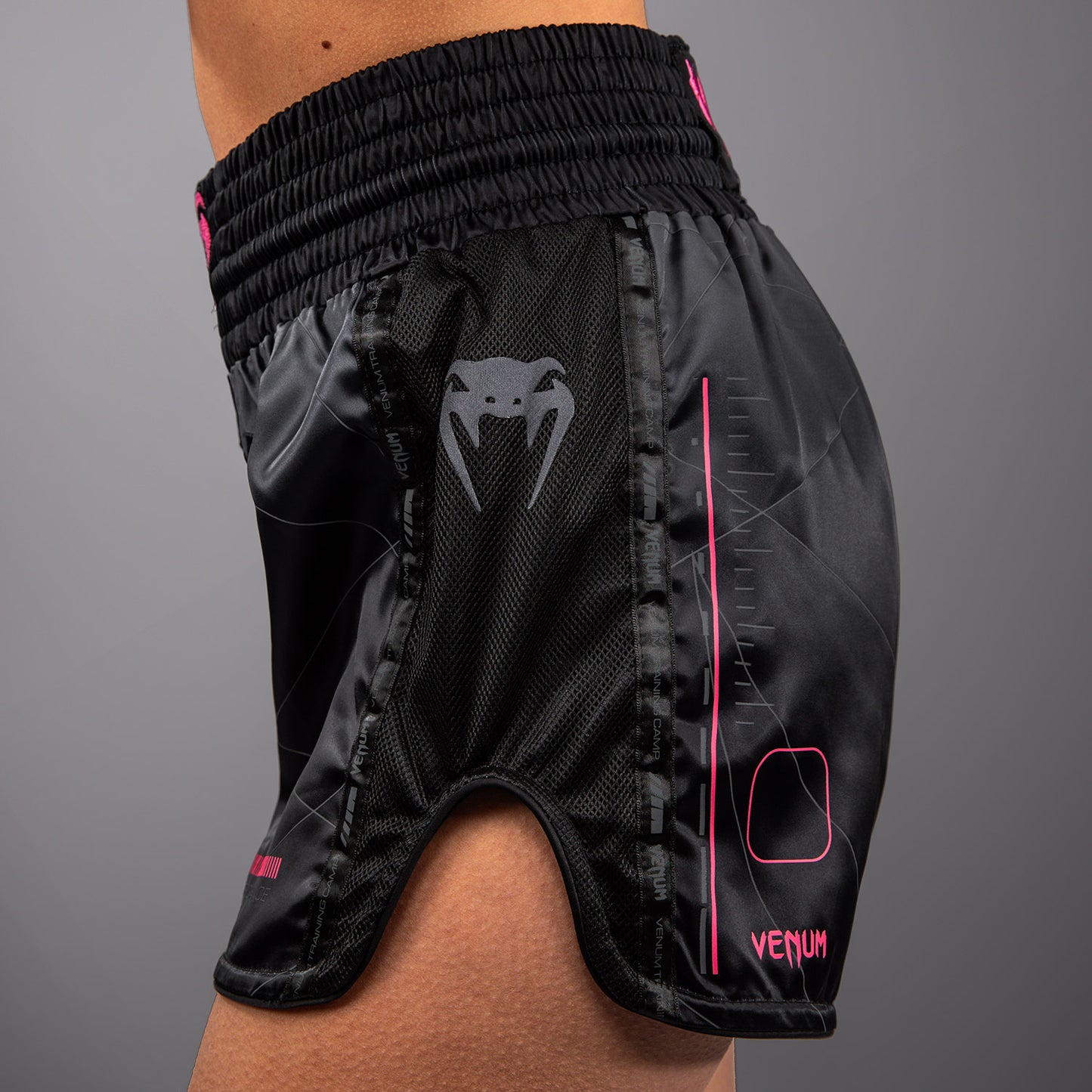 Venum Tactical XT 泰拳短裤 – 黑色/风暴灰