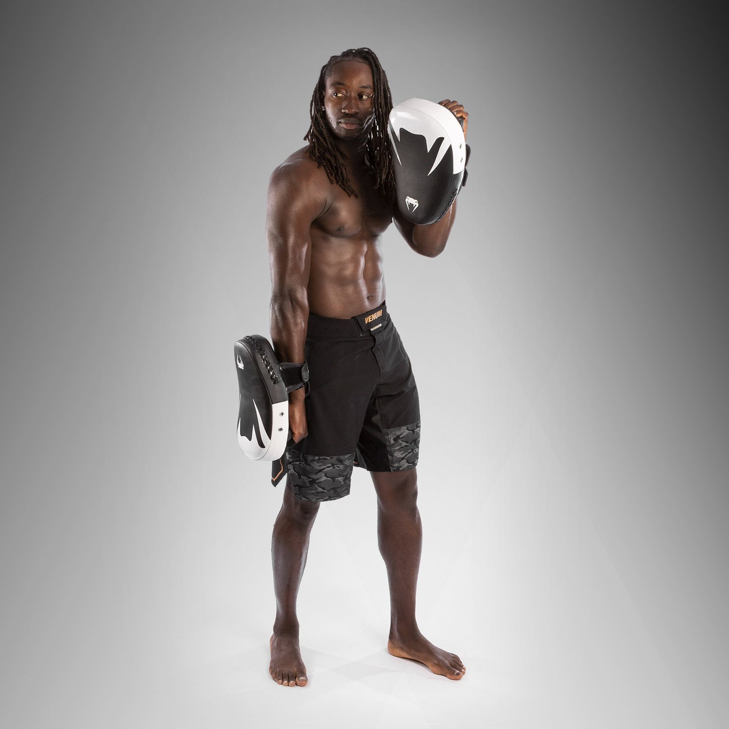 Venum Kick Boxing Gear 2.0 微纤维小拳击手套 – 黑色/白色