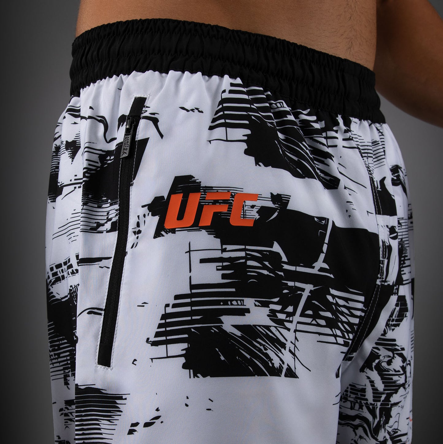 Men’s UFC Zenith by Venum 白色 Authentic格斗周性能短裤