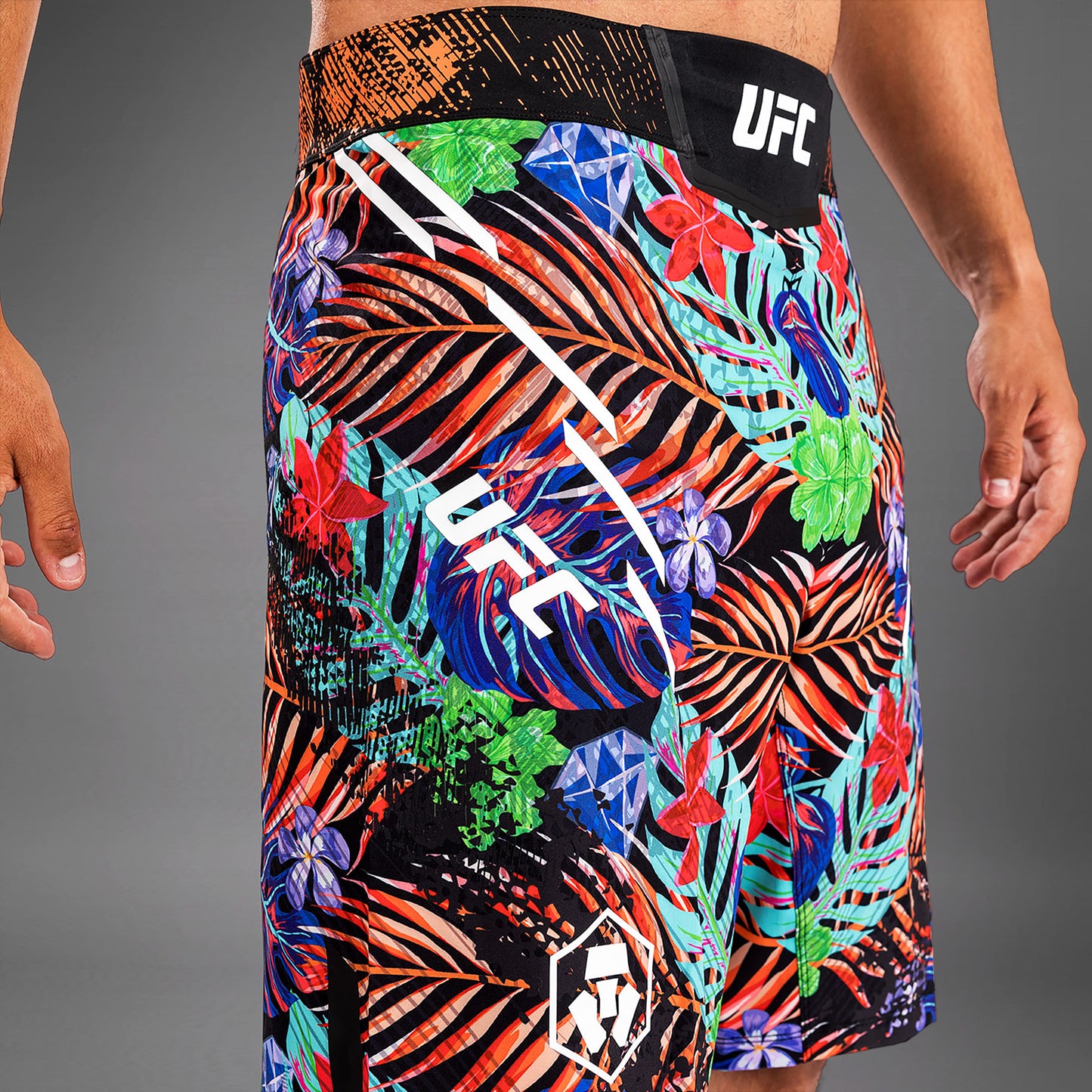 男士Venum UFC Unrivaled 蓝色Dustin Poirier长款格斗短裤