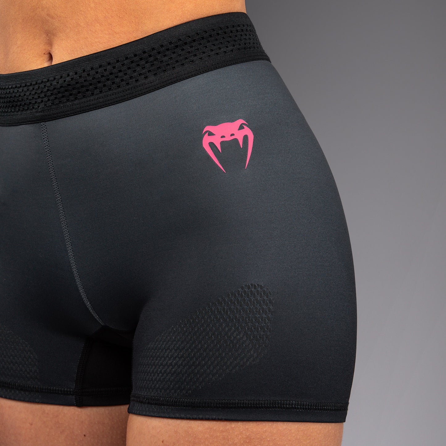 Venum Tactical XT 综合格斗短裤 – 黑色/风暴灰