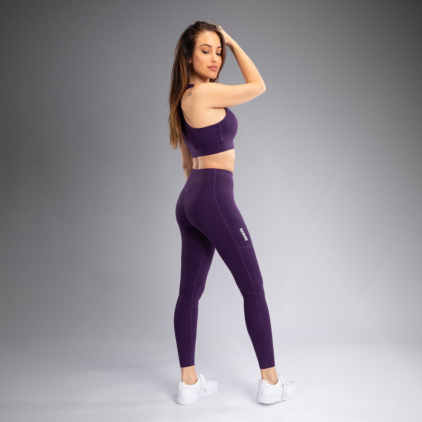 Venum Essential 女士中强度运动内衣 – 深紫色