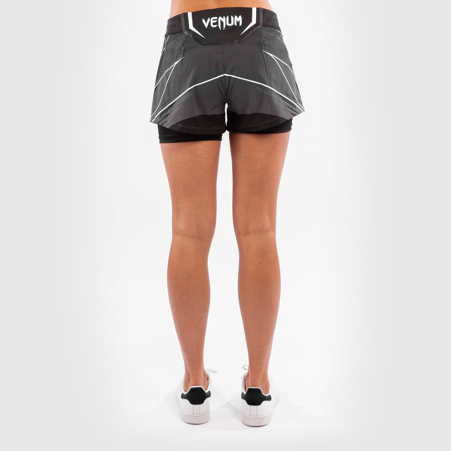 Venum UFC Authentic Fight Night 女士短裤 – 黑色