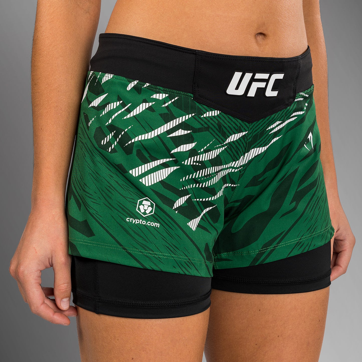UFC Fusion by Venum 女士格斗短裤 – 绿色