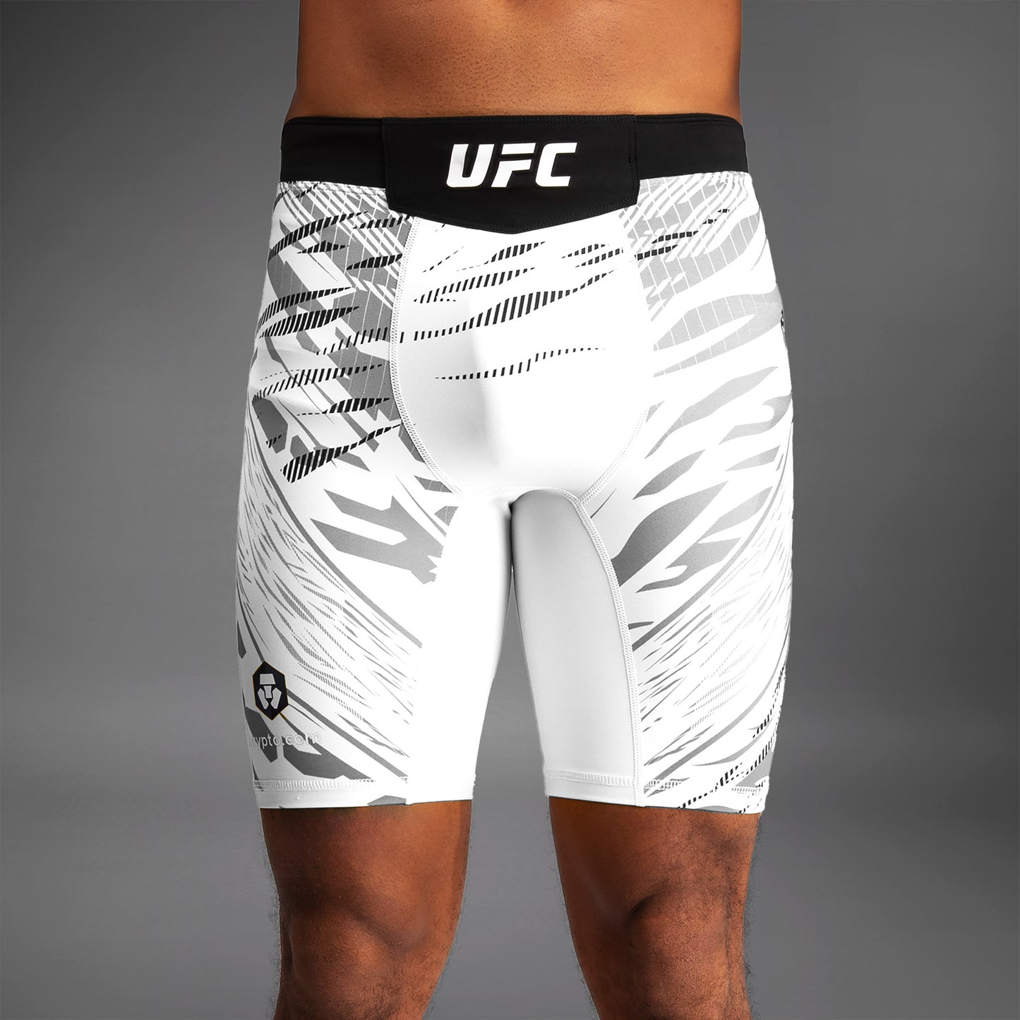 UFC Fusion by Venum Authentic Fight Night 男士综合格斗短裤 – 白色