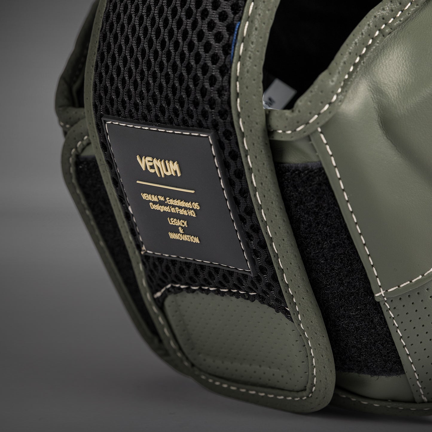 Venum Impact Evo 头盔 – 军绿色