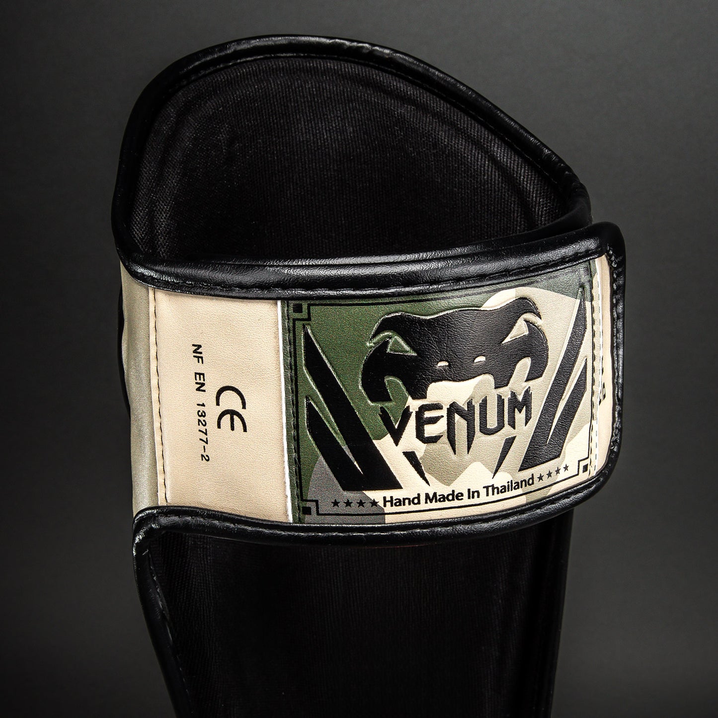 Venum Elite 护胫 - 卡其色/奶白色