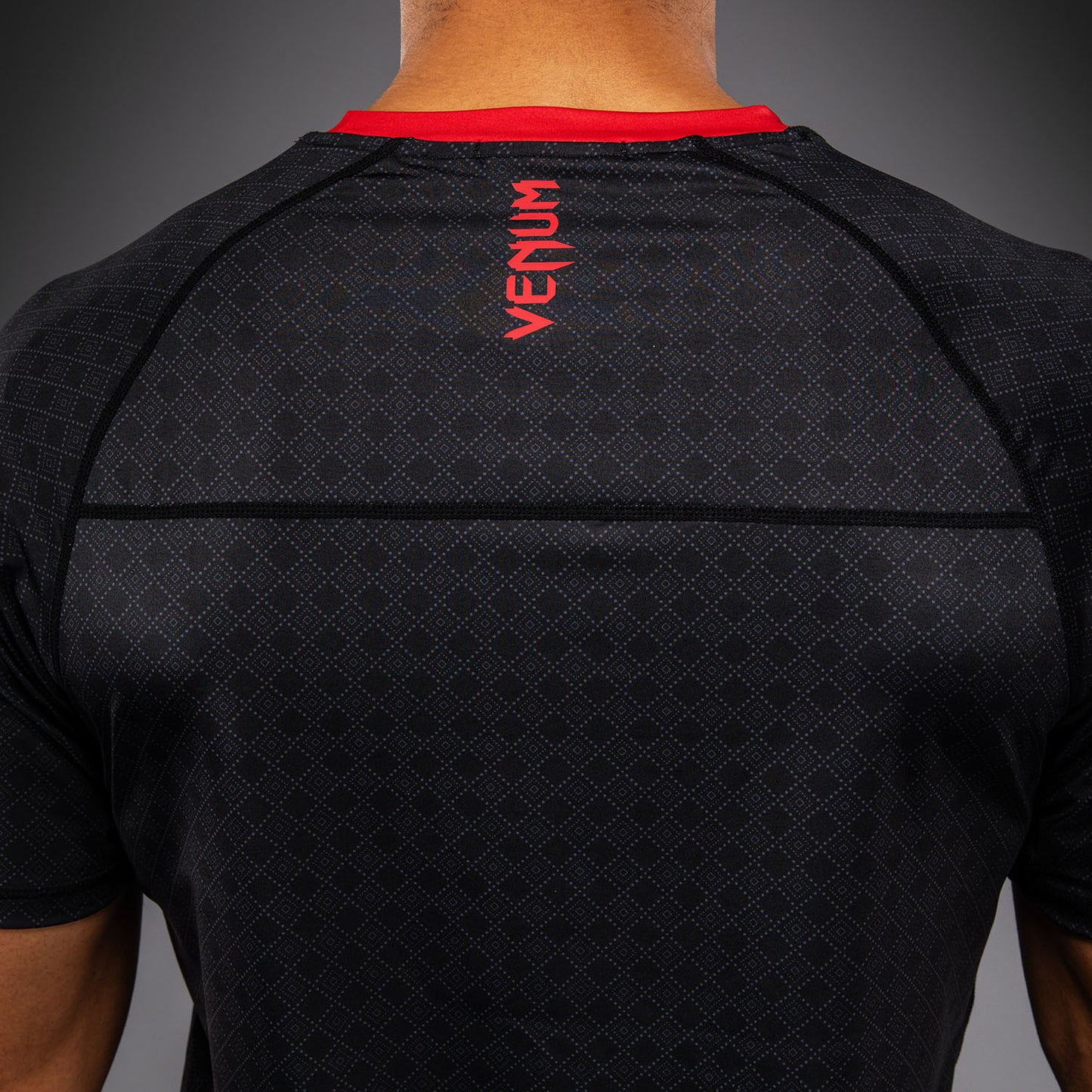 Venum X Roger Gracie Academy Dry Tech T恤 – 黑色/红色
