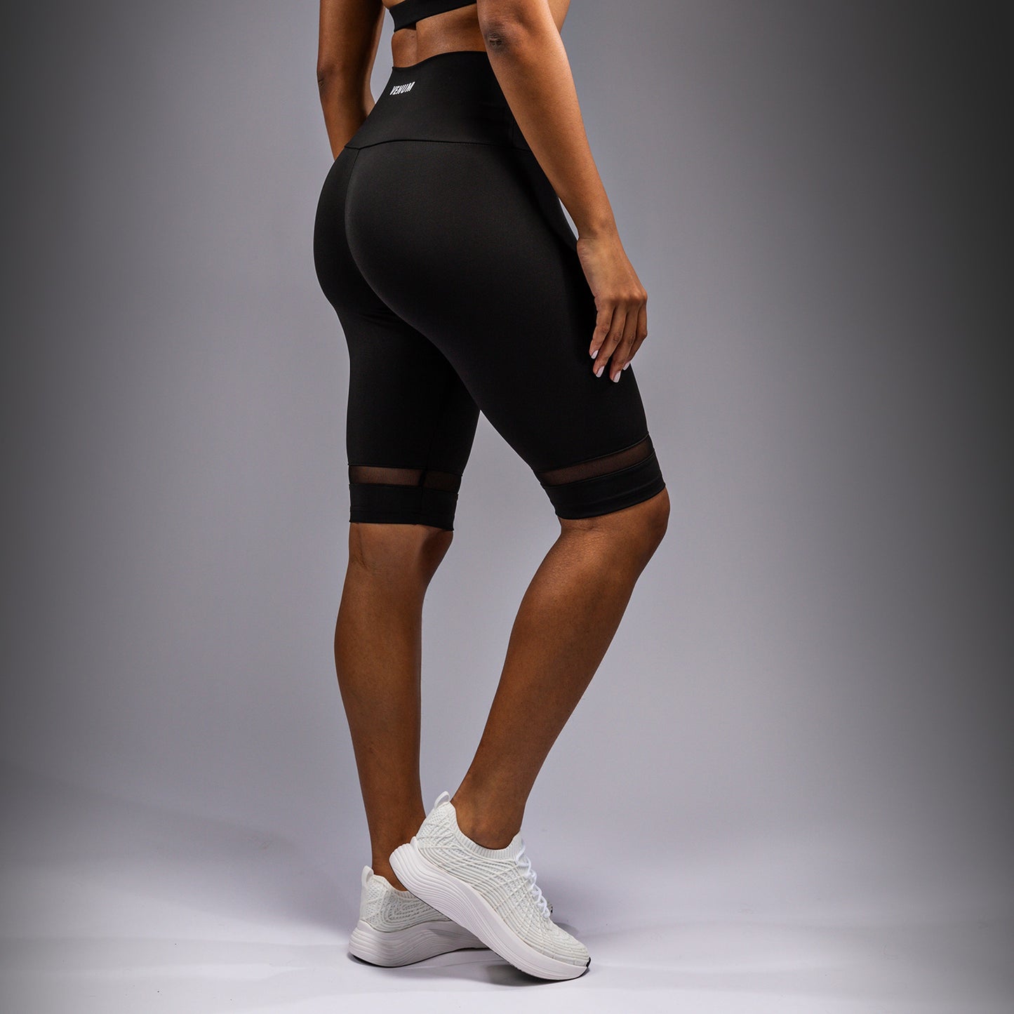 Venum Aero XT 女士紧身短裤 – 黑色