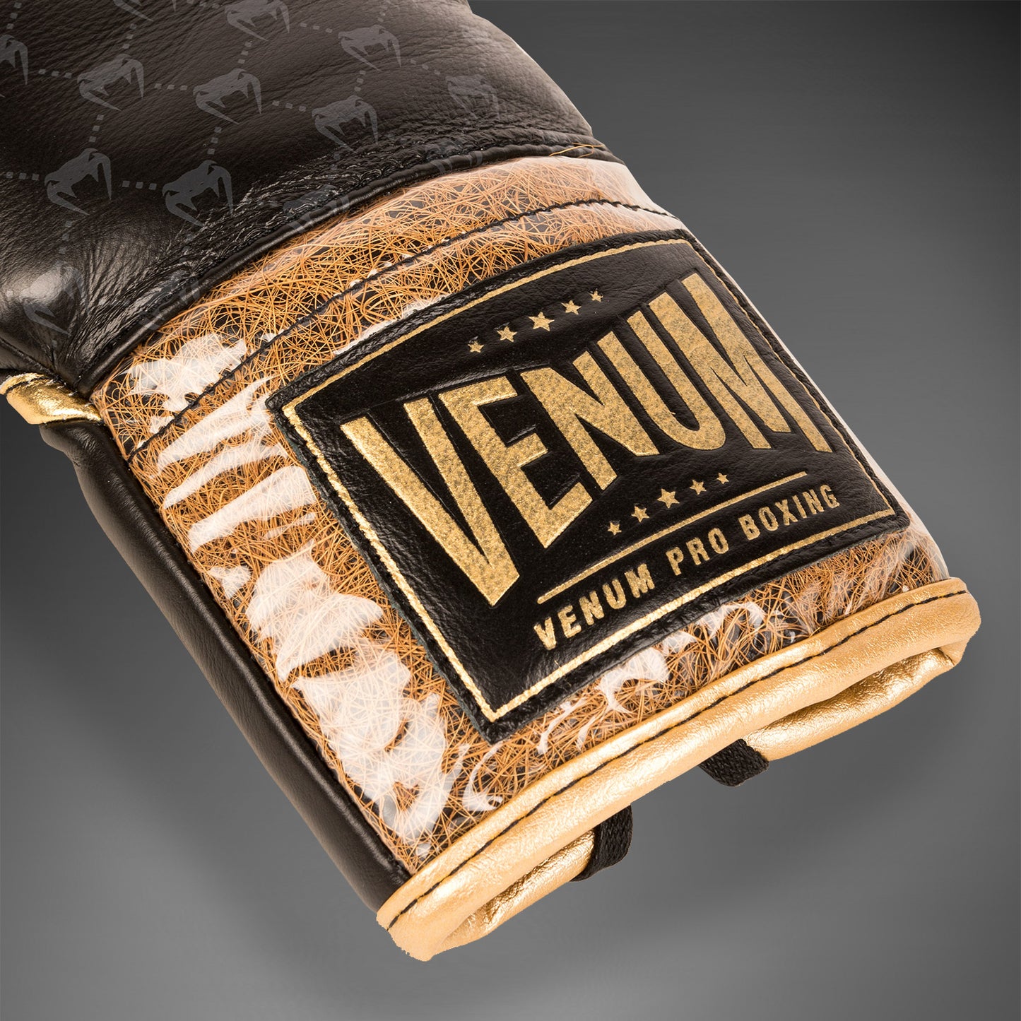 Venum Coco Monogram Pro系带拳击手套 – 强烈黑色