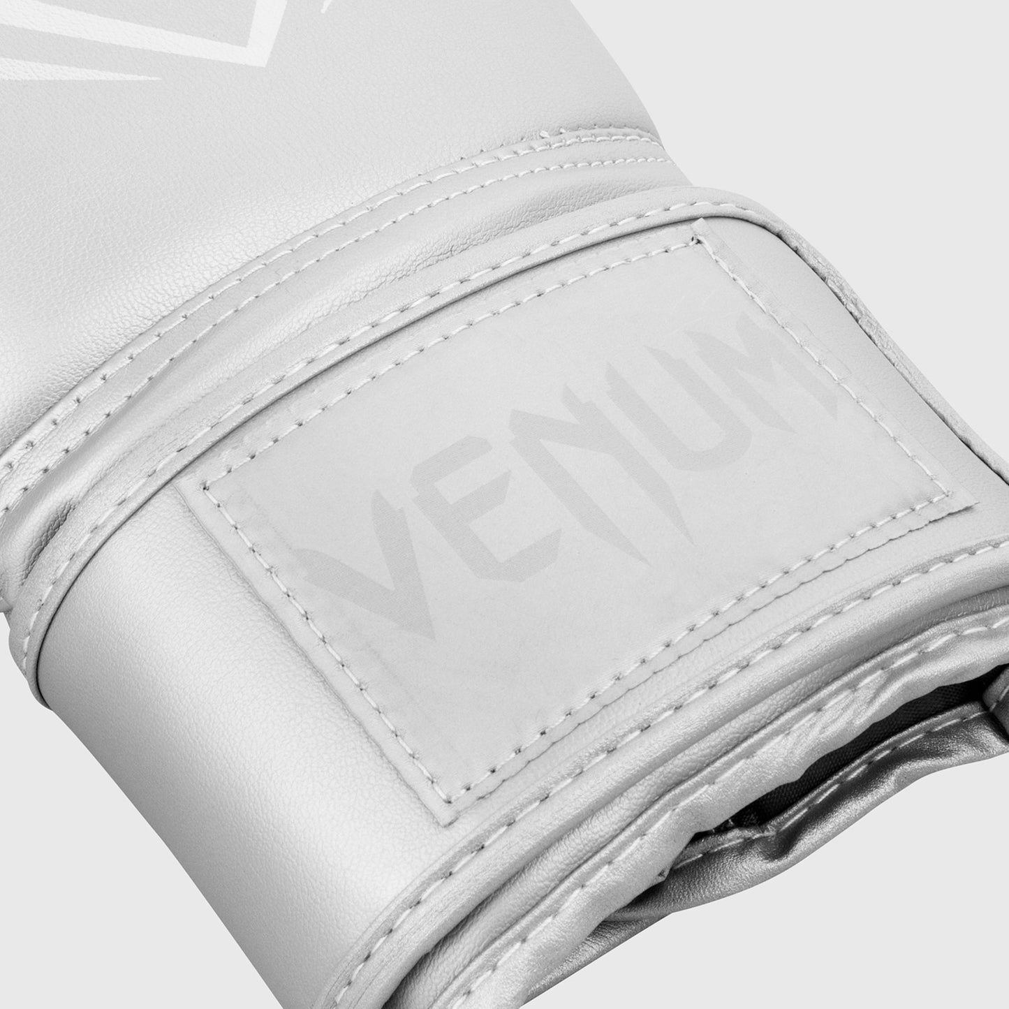 Venum Contender 拳击手套 – 银色/银色
