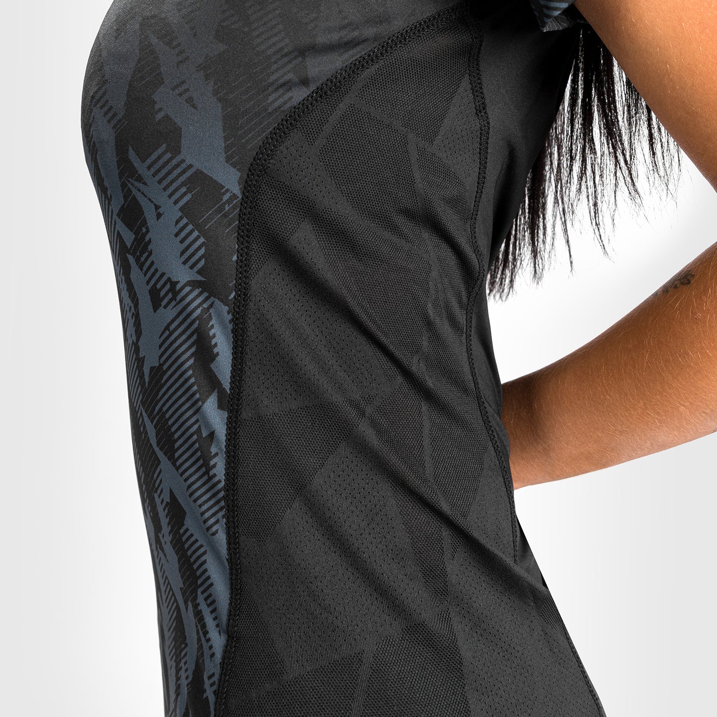 Venum UFC Authentic Fight Week 女士高性能短袖T恤 – 黑色