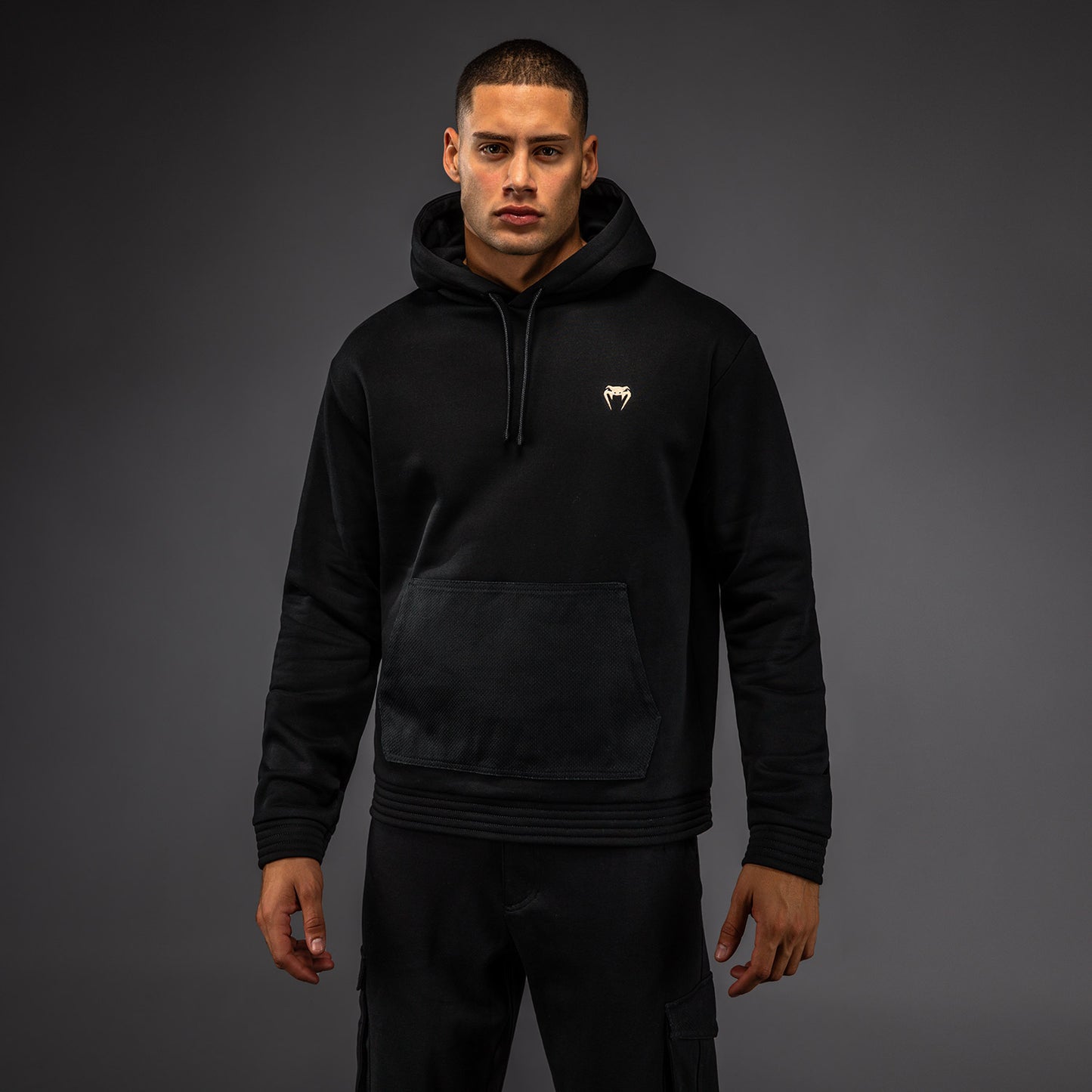 Venum Urban 柔术服连帽衫 – 黑色