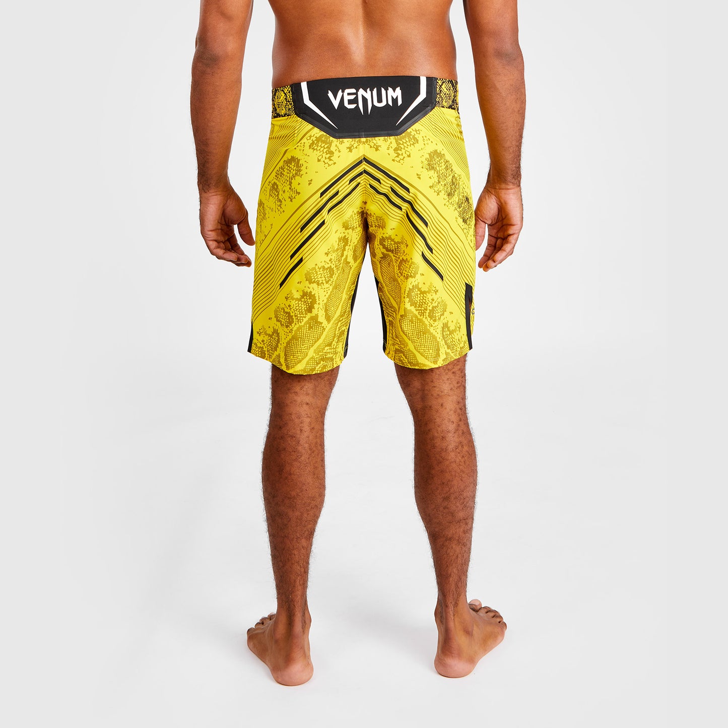 UFC Adrenaline by Venum Authentic Fight Night 男士格斗短裤 – 长款 – 黄色