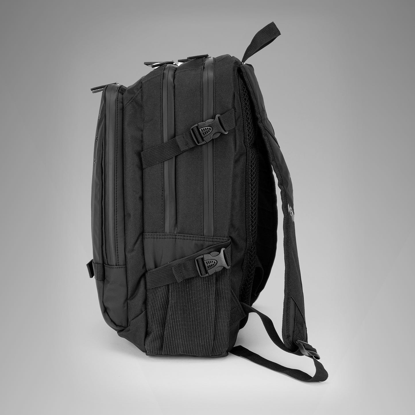 Venum Challenger Pro Evo 背包 (20-25L) – 黑色/白色