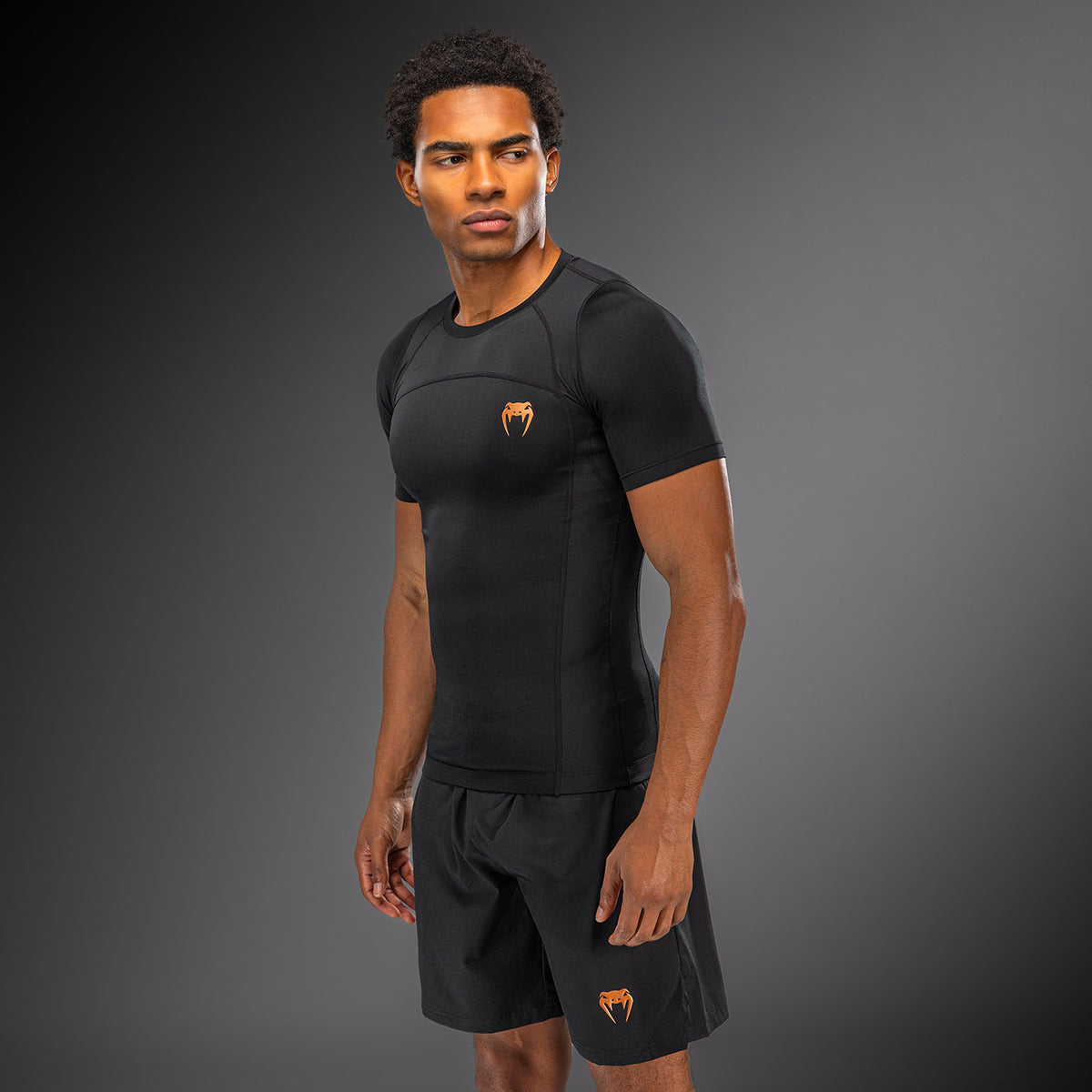 Venum G-Fit Revolution 短袖防磨衣 - 黑色/铜色