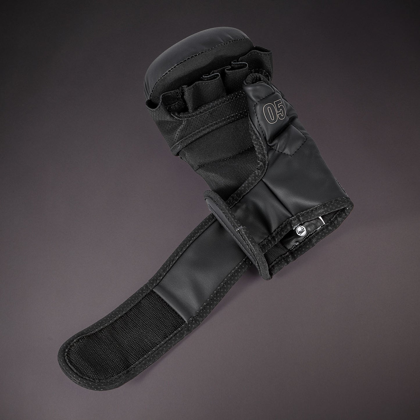 Venum Impact Evo MMA陪练手套 - 黑色