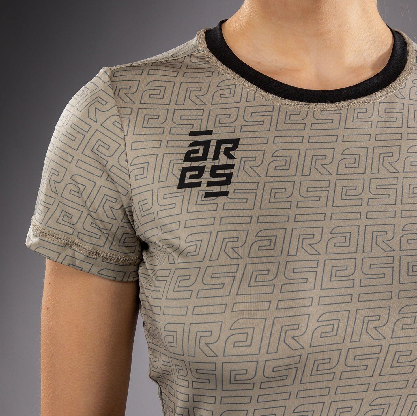 Venum x Ares 2.0 Dry Tech T恤–沙色–女士款