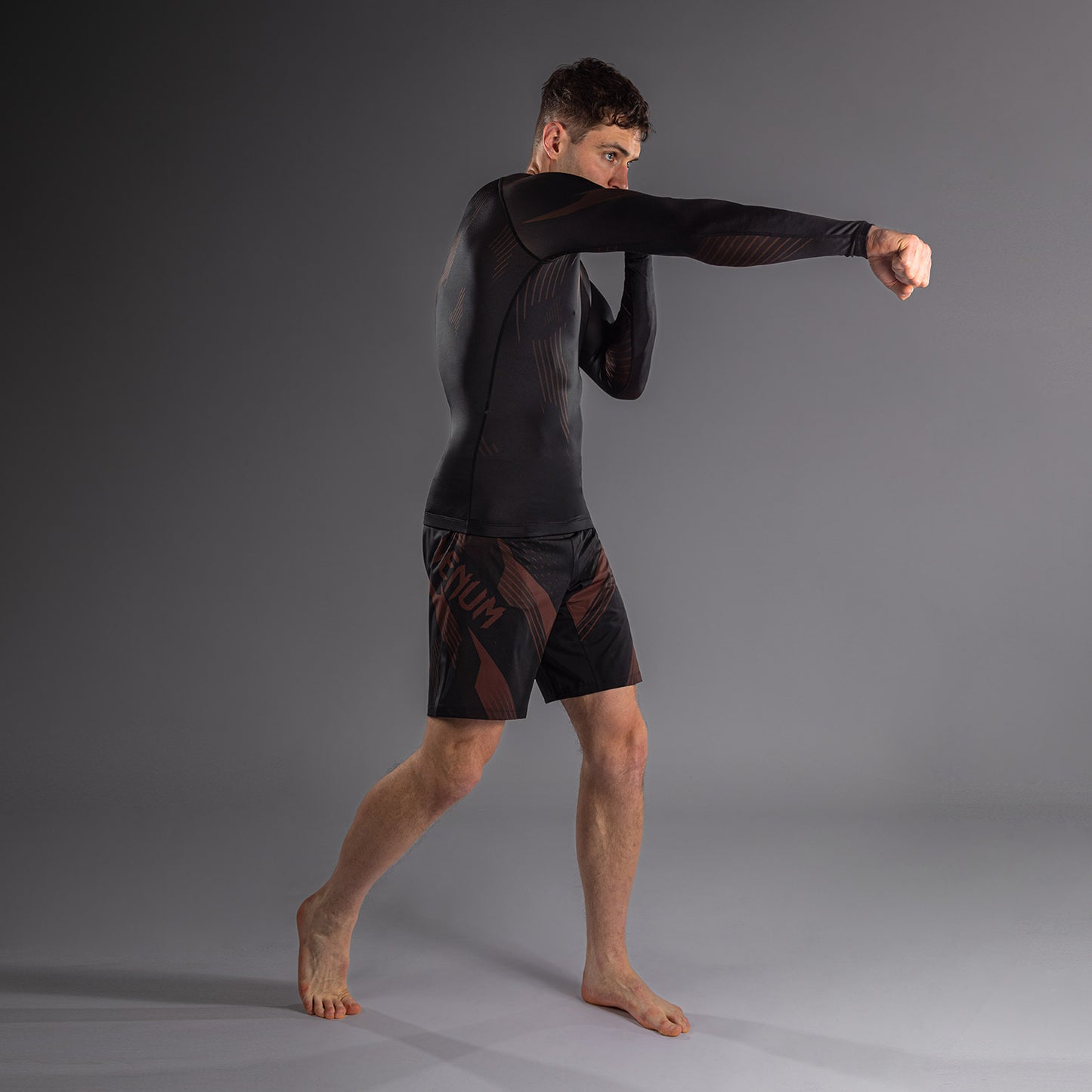 NO-GI 6.0 长袖紧身防磨衣 – 黑色/棕色