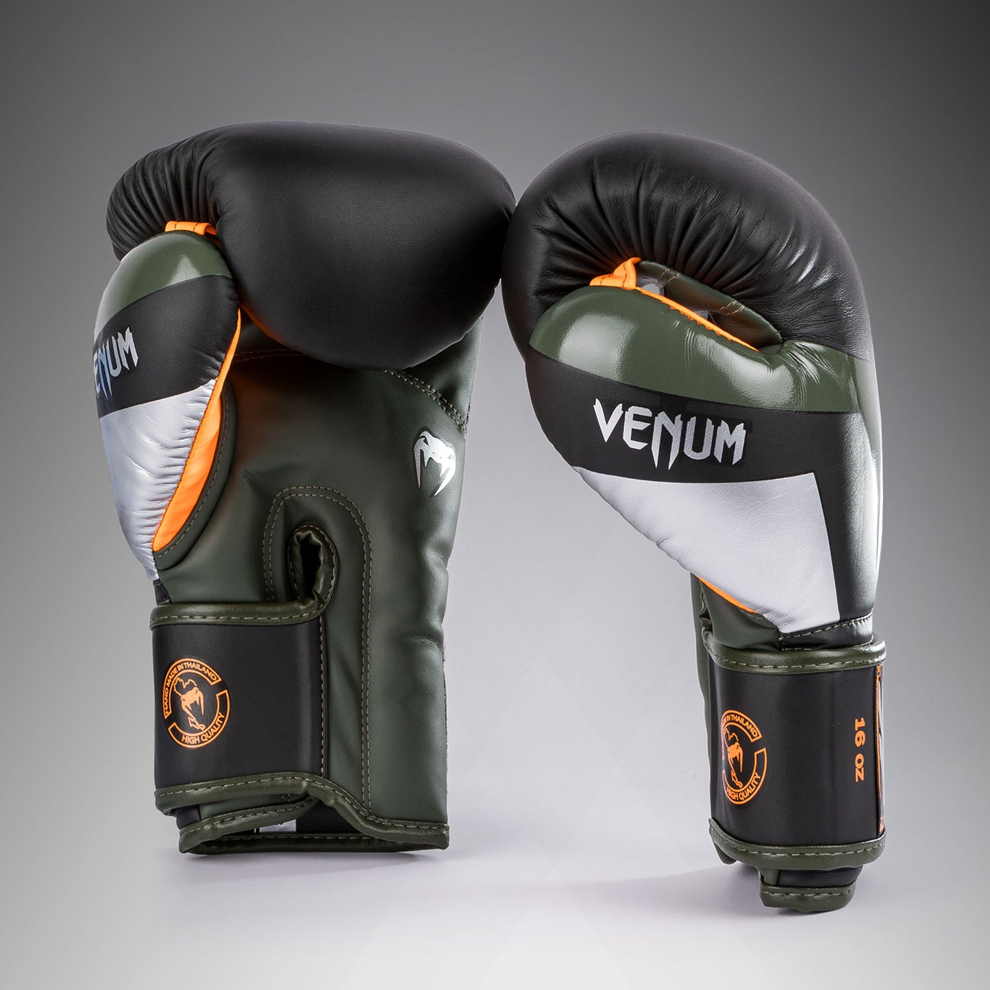 Venum Elite 拳击手套 – 黑色/银色/卡其色