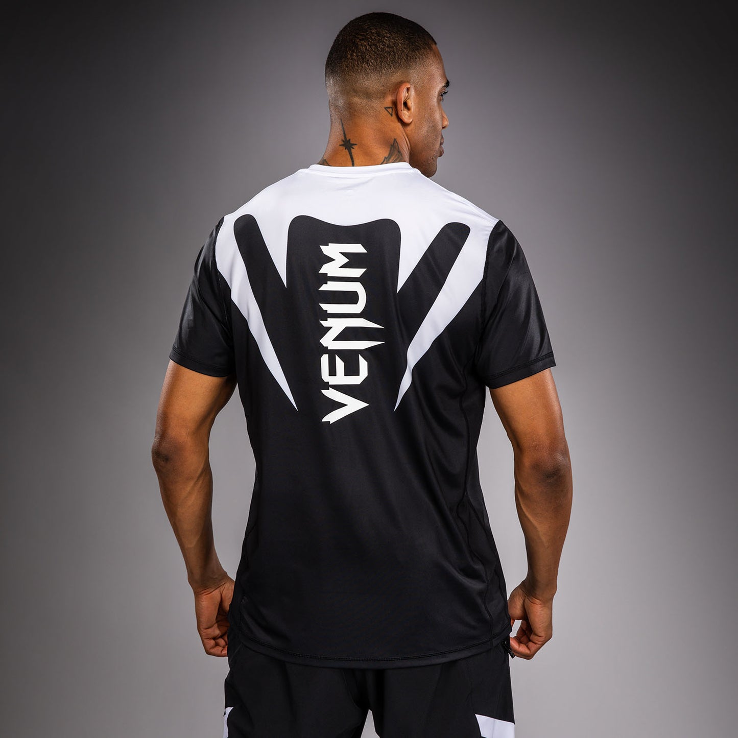 Venum Attack 90 Dry-Tech T恤 – 白色/黑色