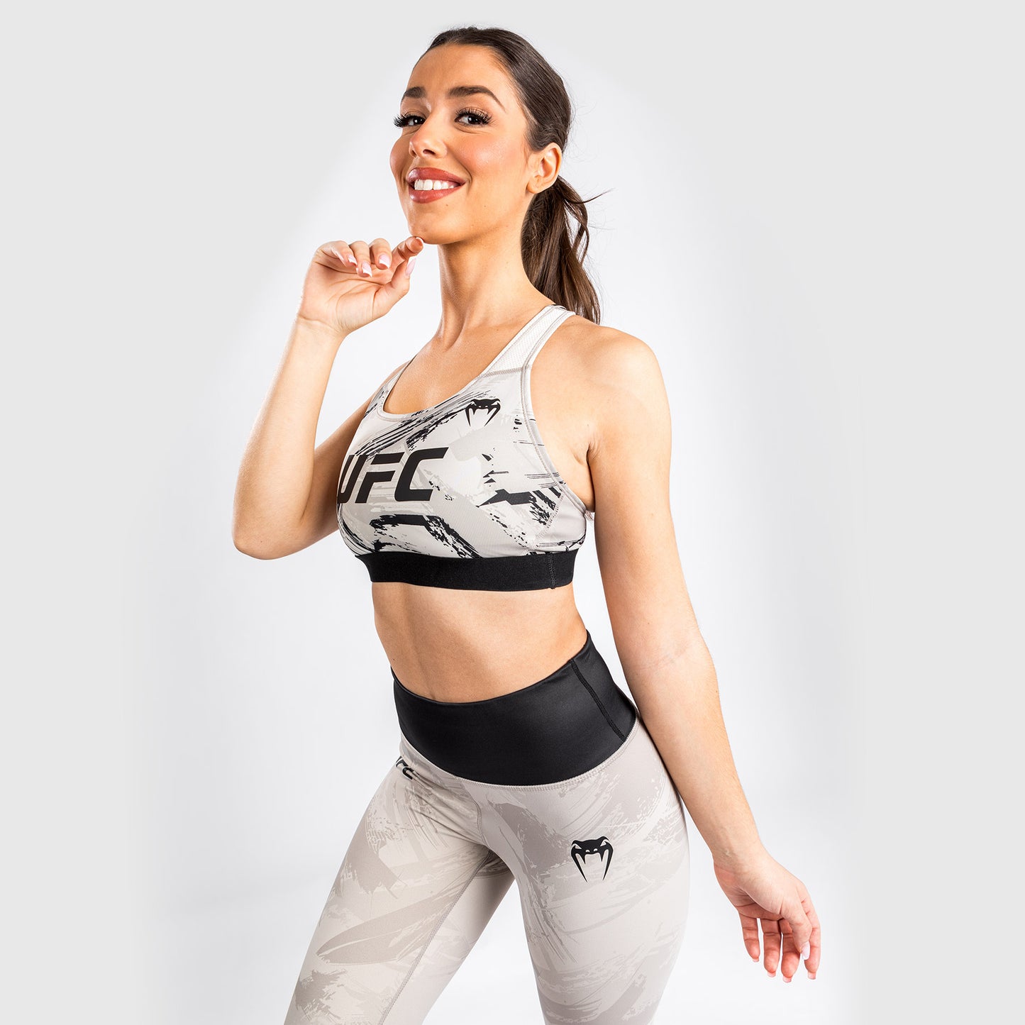 Venum UFC Authentic Fight Week 2.0 女士运动内衣 - 沙色/黑色
