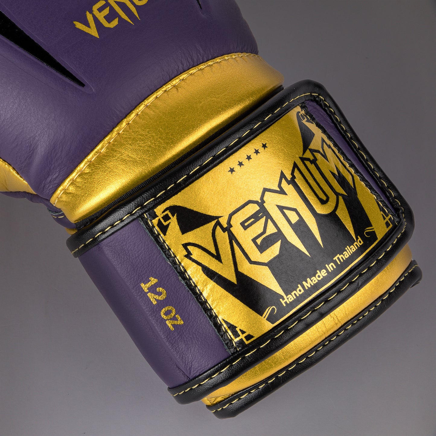 Venum Giant 3.0 拳击手套 – 深紫色/金色 – 特别版