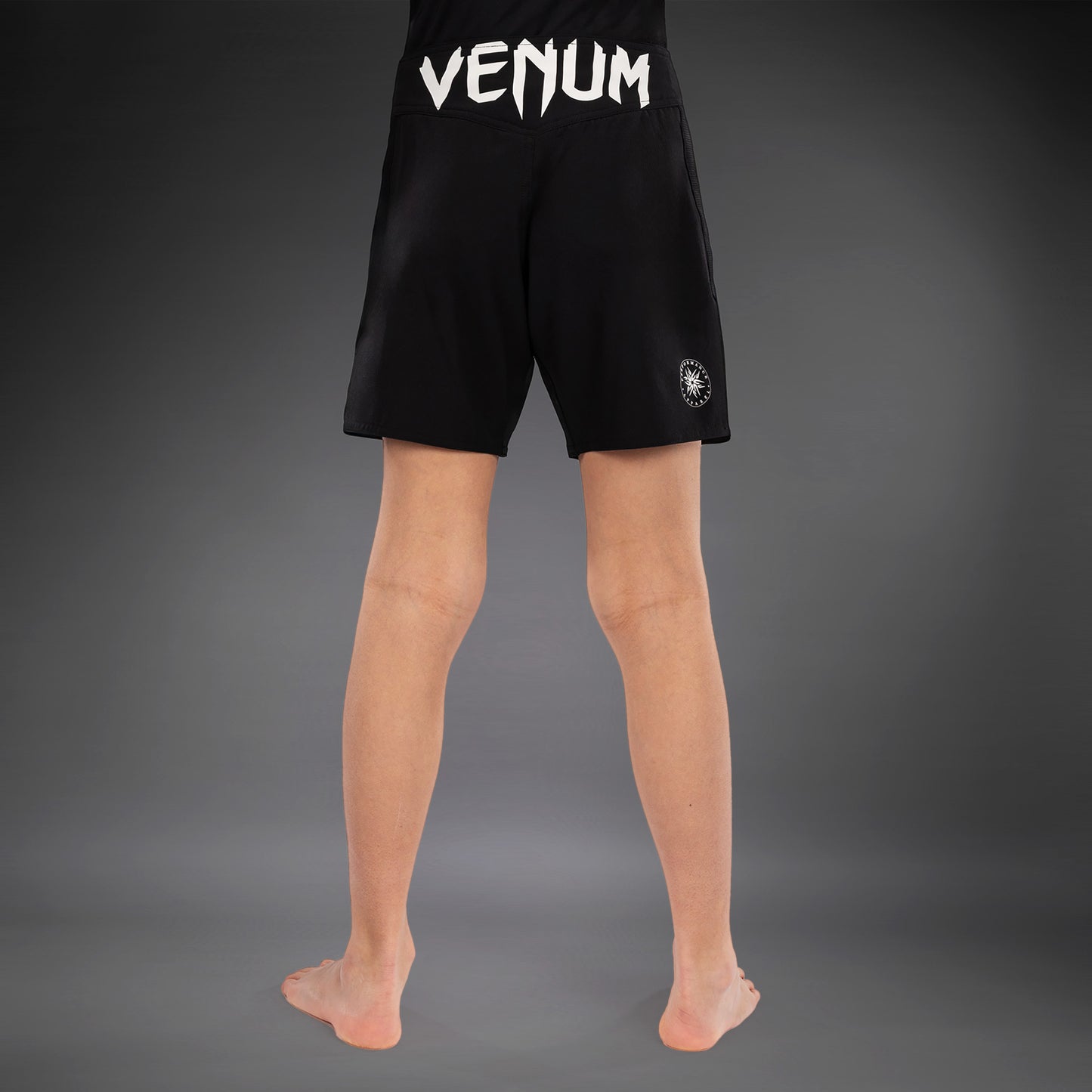 Venum Light 儿童格斗短裤 – 黑色