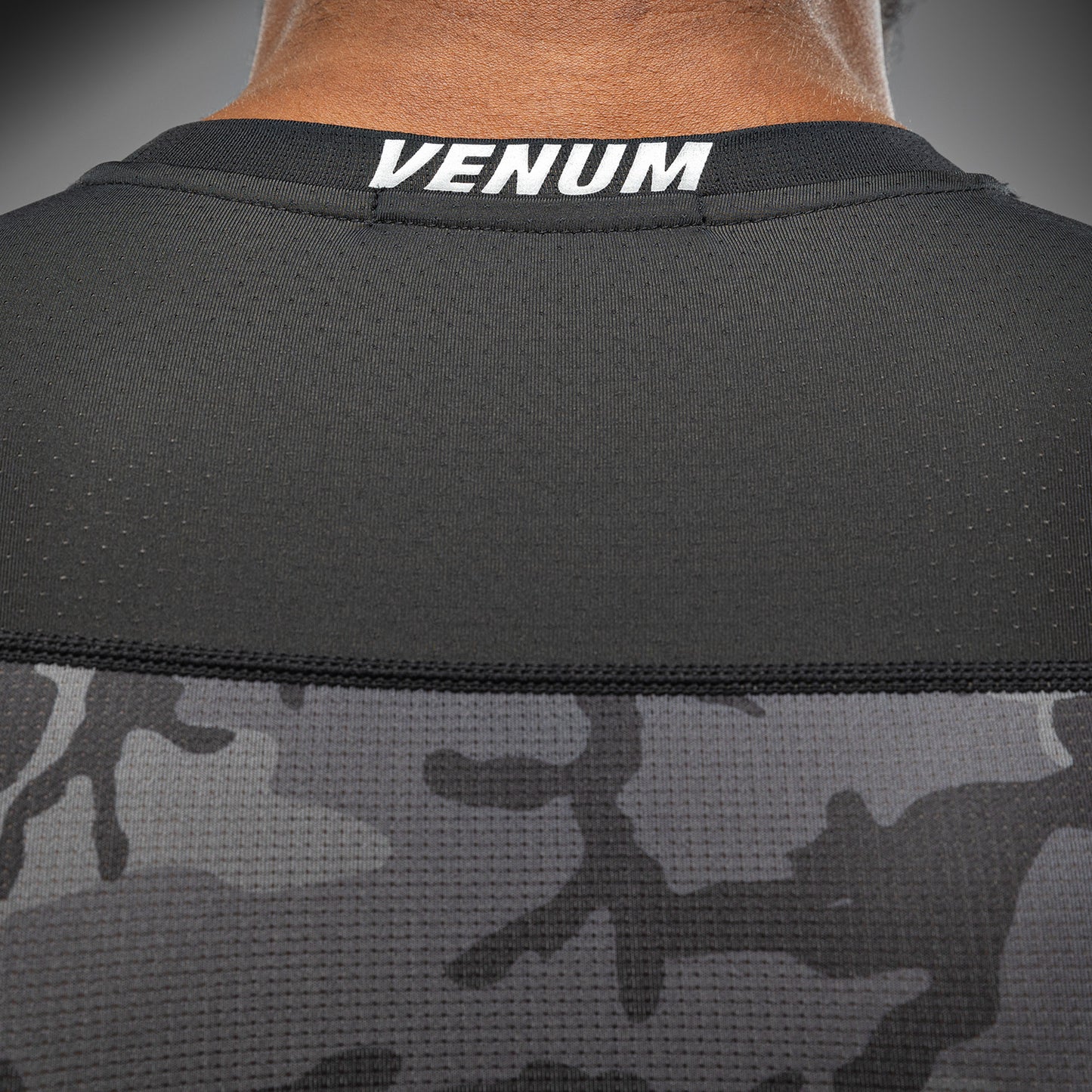 Venum x Polaris 短袖紧身防磨衣 – 黑色/风暴灰
