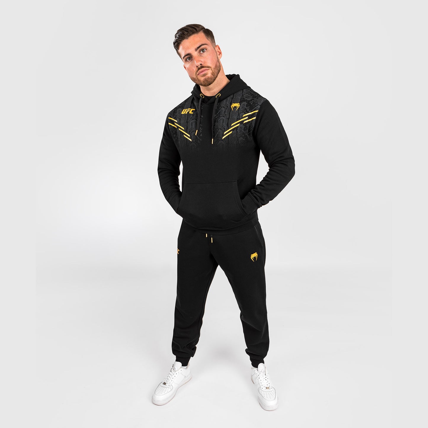 UFC Adrenaline by Venum Replica 男士连帽衫–冠军