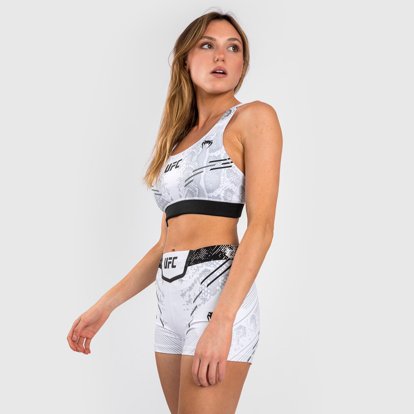 UFC Adrenaline by Venum Authentic Fight Night 女士运动内衣 – 白色