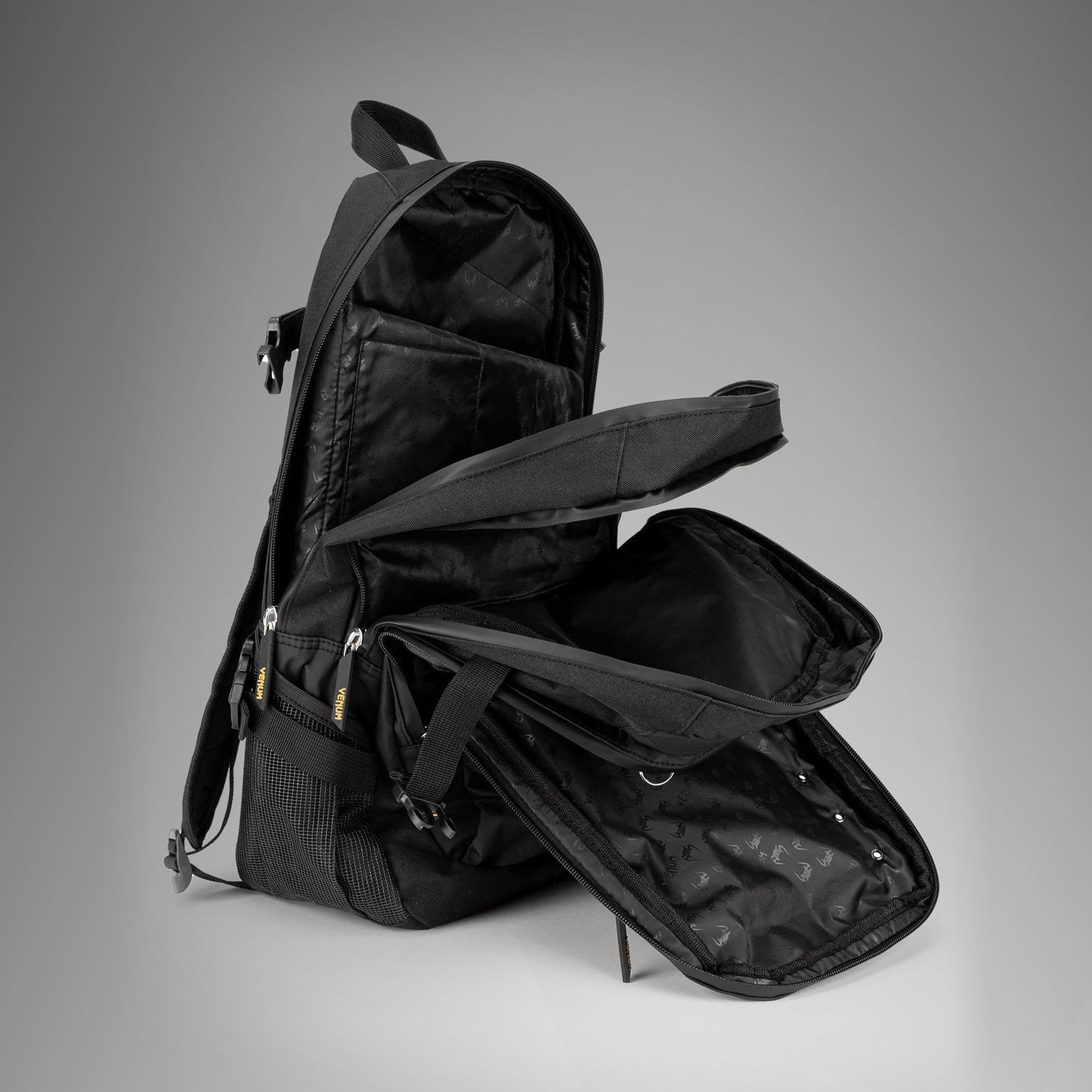 Venum Challenger Pro Evo 背包（20-25L）– 黑色/金色