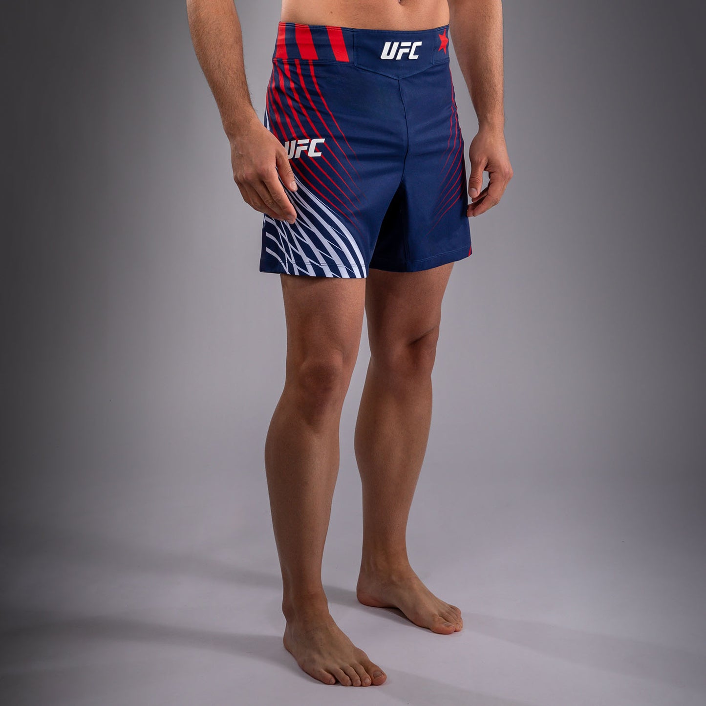 Official UFC Freedom 250 by Venum 男士 Authentic Fight Night 短款格斗短裤 - 蓝色