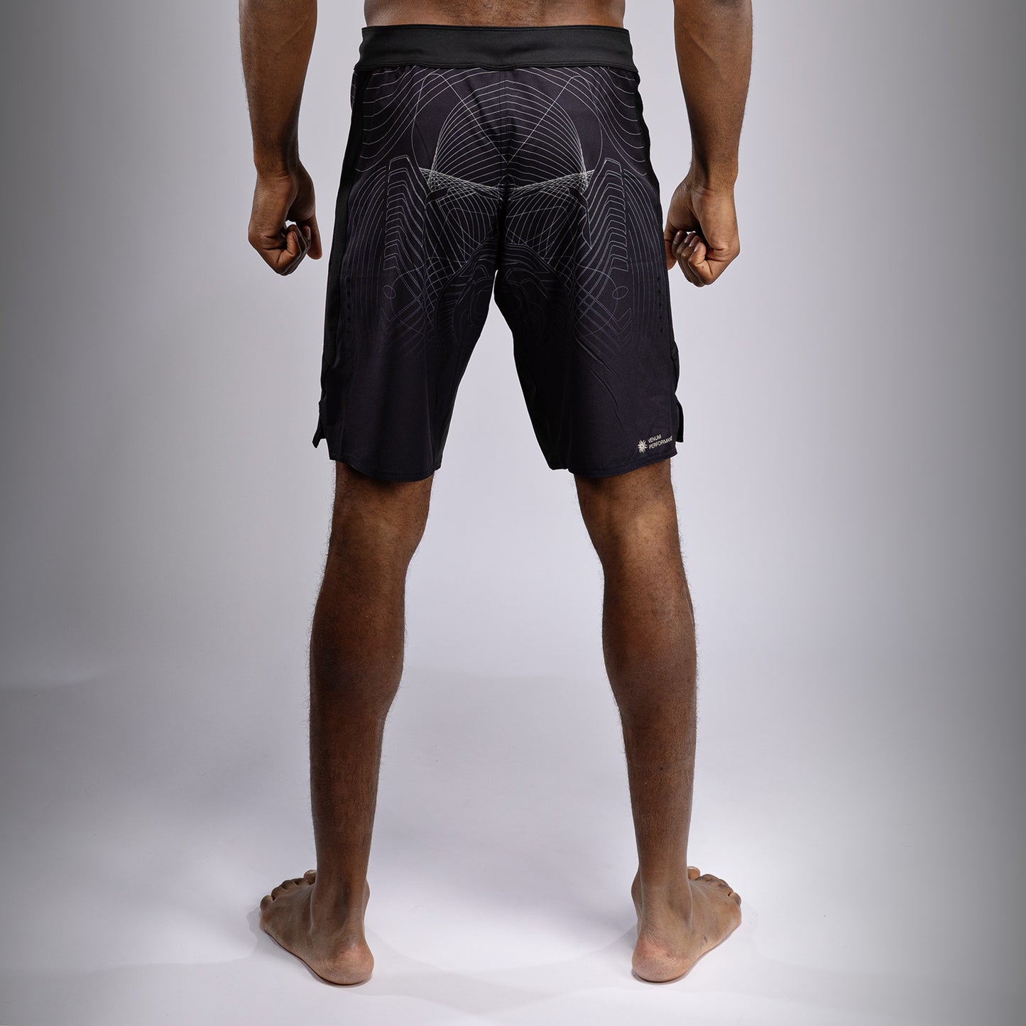 Venum G-Fit Air 男士格斗短裤 – 深黑色/沙色