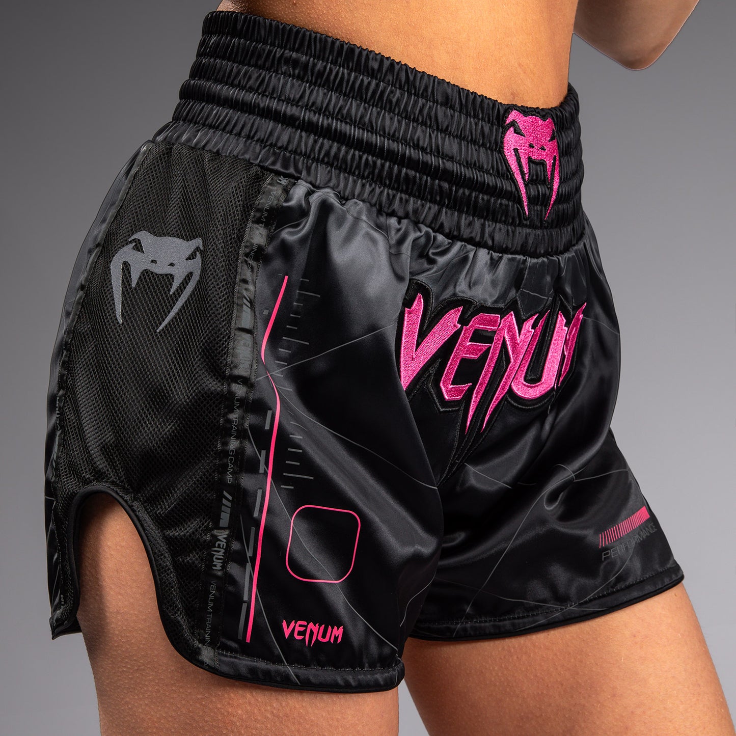 Venum Tactical XT 泰拳短裤 – 黑色/风暴灰