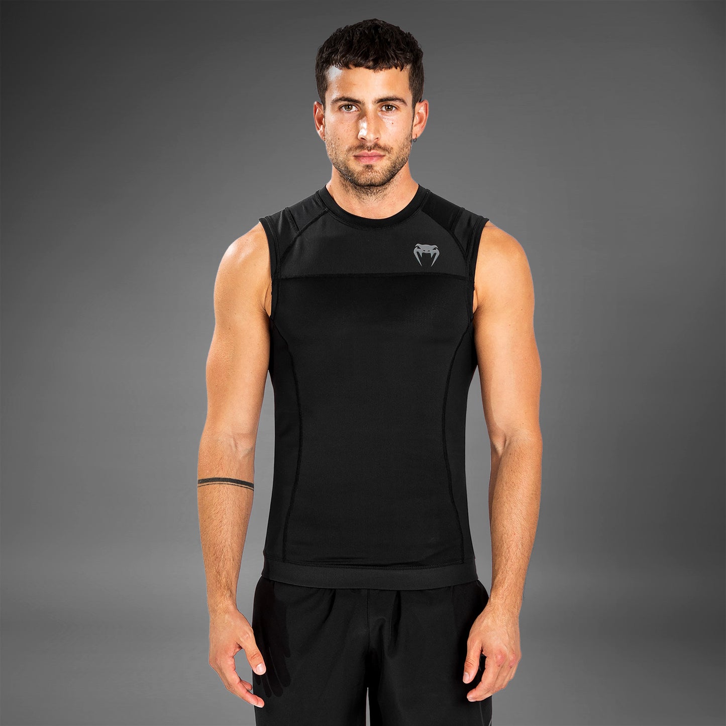 Venum G-Fit Air 紧身防磨衣–无袖–黑色