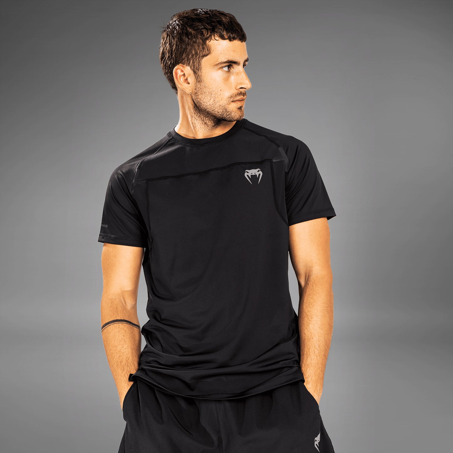 Venum G-Fit Air Dry Tech T恤–黑色